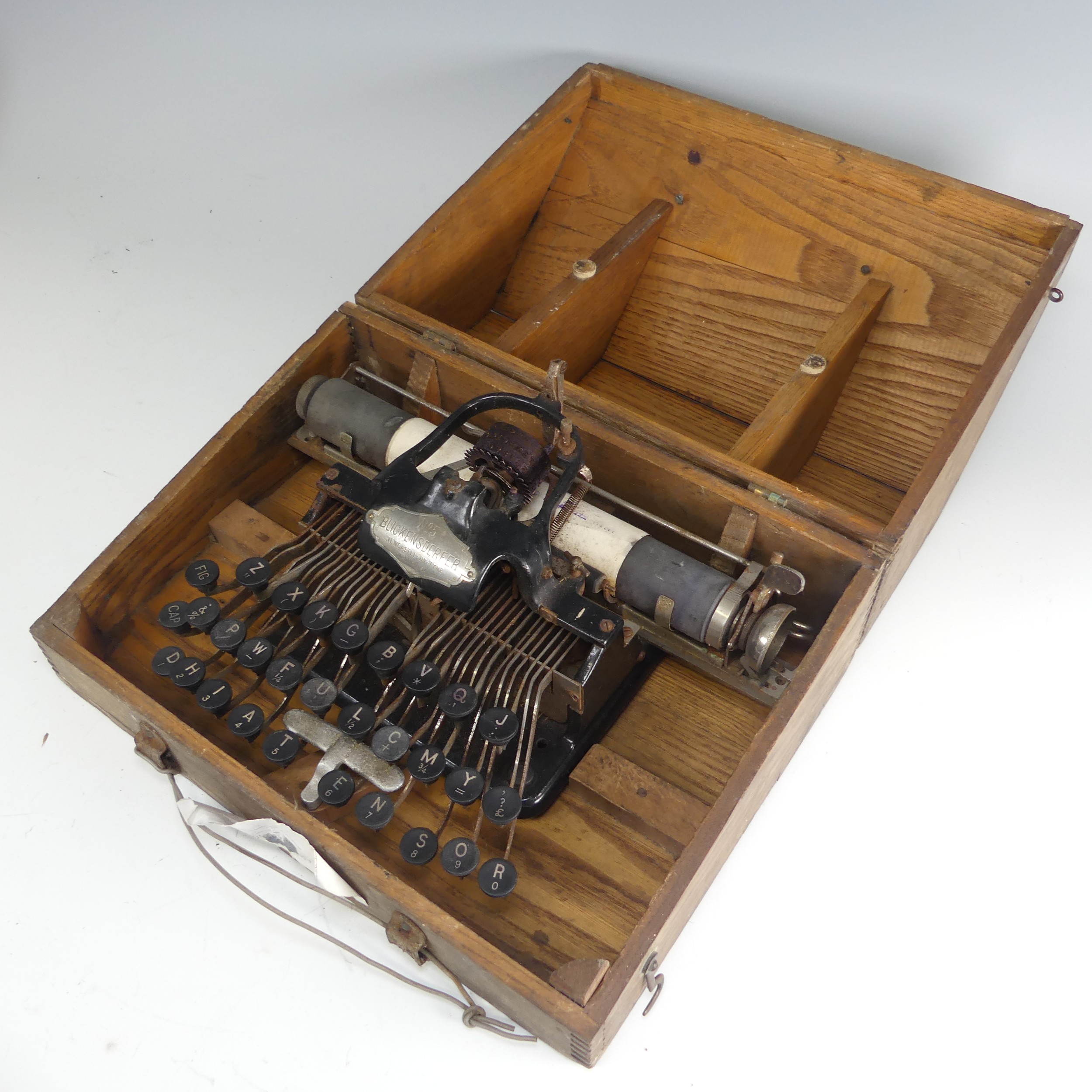 An antique American Blickensderfer No 5 Typewriter, in oak Box, with plaque 'No 5, Blickensderfer, - Bild 7 aus 8