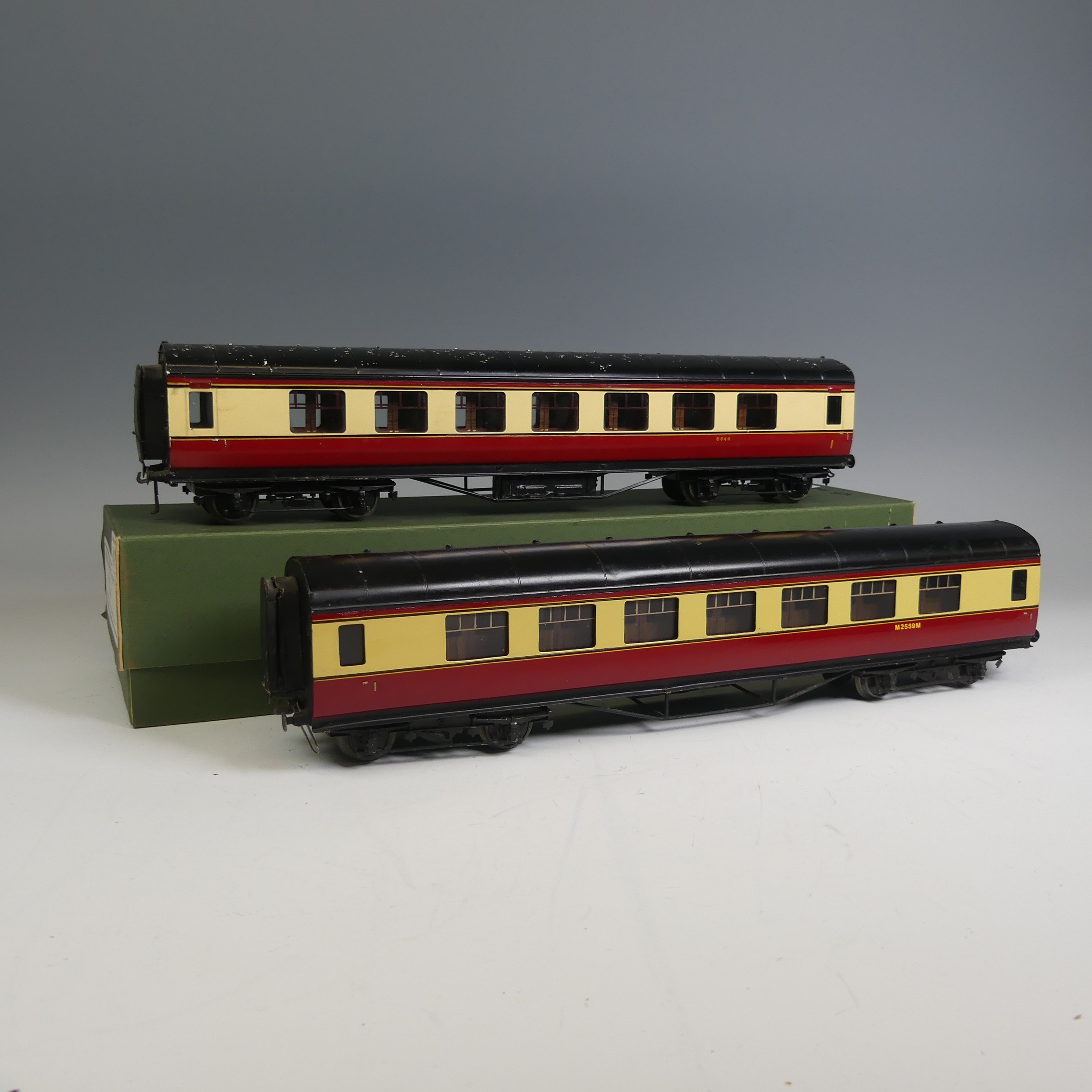 Two Exley ‘0’ gauge BR 1st Class Corridor Passenger Coaches, crimson and cream, No.8844, and No. - Image 2 of 9