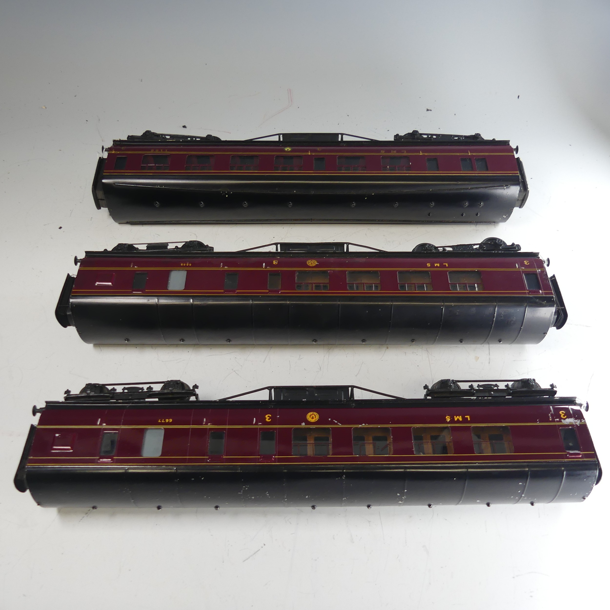 Three Exley ‘0’ gauge LMS 3rd Class Corridor End Brake Coaches, maroon with yellow lettering, No. - Image 8 of 8