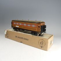 Paya (Spain) ‘0’ gauge electric model railway passenger coach, P.H. 1376, “Coruna/Madrid”, brown