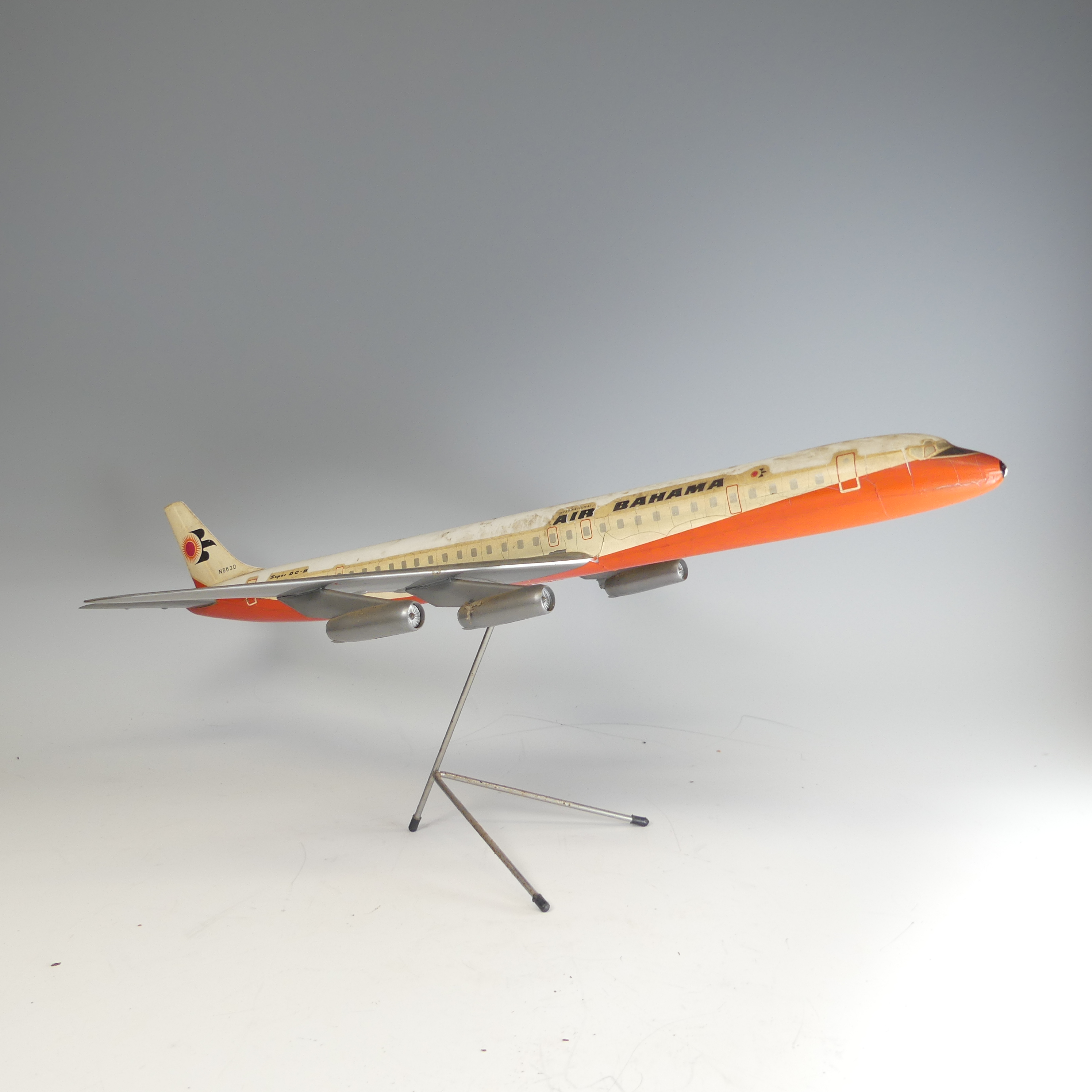 An aircraft manufacturers desktop metal model Aeroplane, 1:72 scale aeroplane of International Air - Image 10 of 18