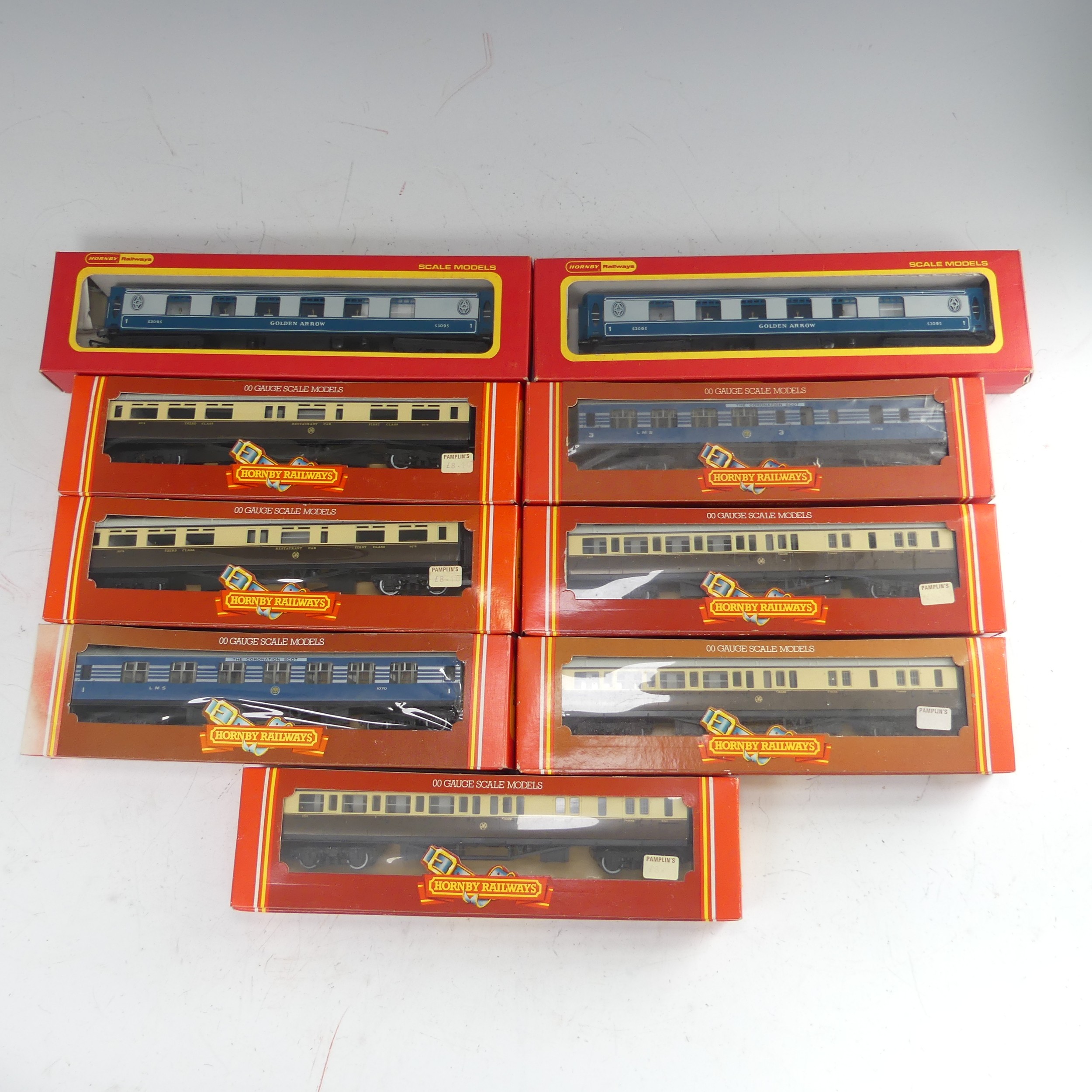 Hornby Railways: Five ‘00’ gauge G.W.R. Passenger Coaches, chocolate/cream, including 3 x R.457
