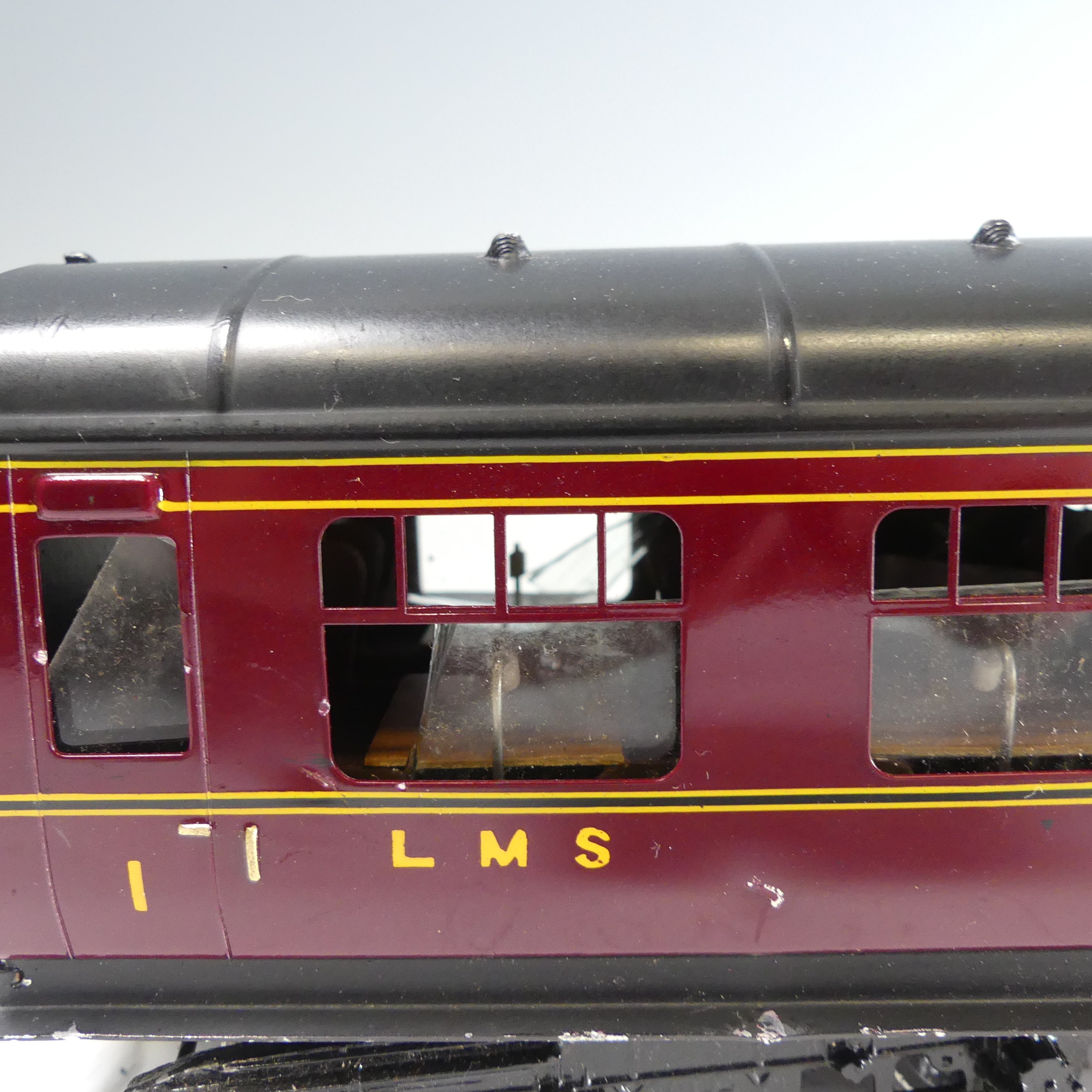 Exley ‘0’ gauge LMS Restaurant Car, in LMS maroon with yellow lettering, No.67. - Image 7 of 10