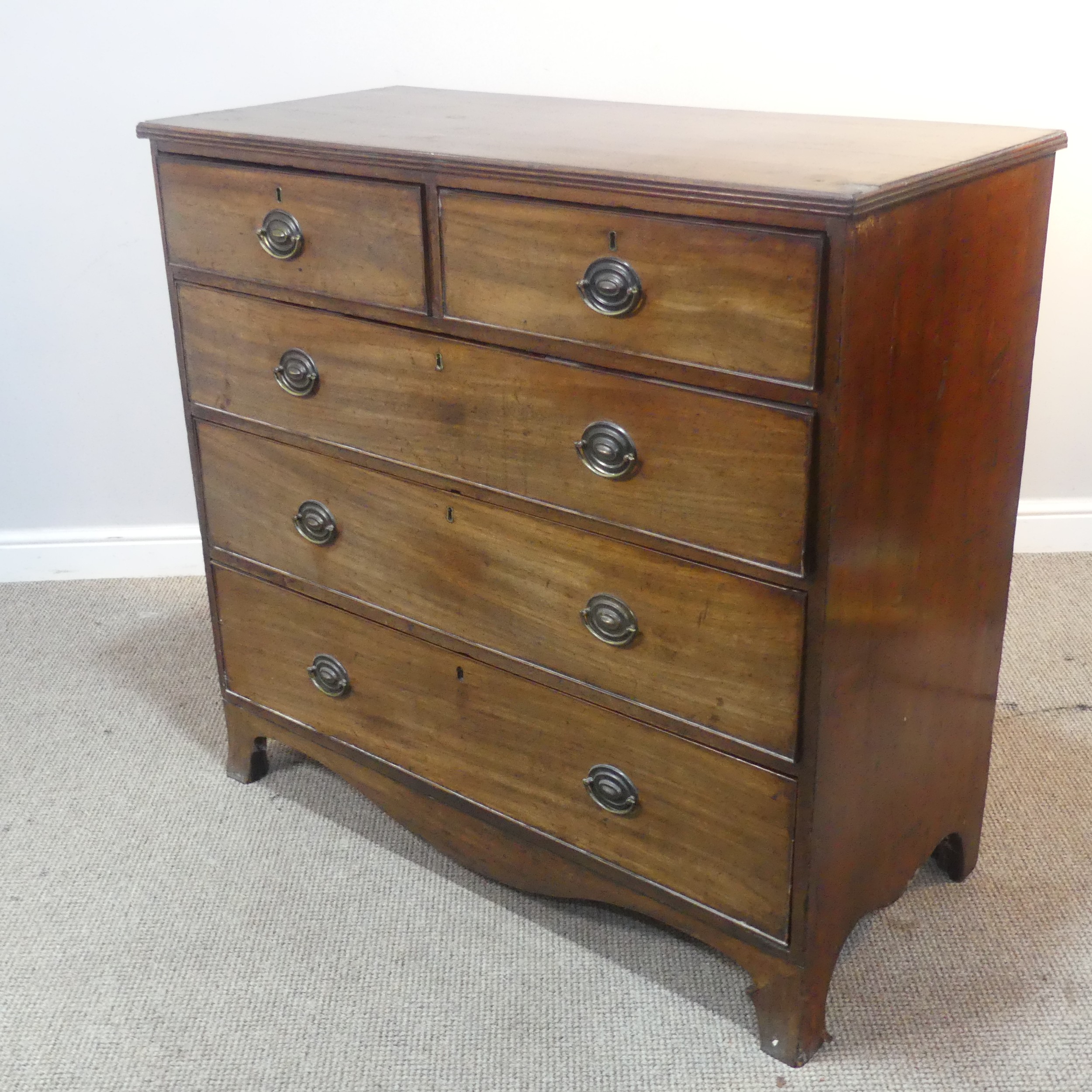 An Edwardian mahogany Chest of drawers, two short drawers over three long graduating drawers, raised - Image 4 of 5