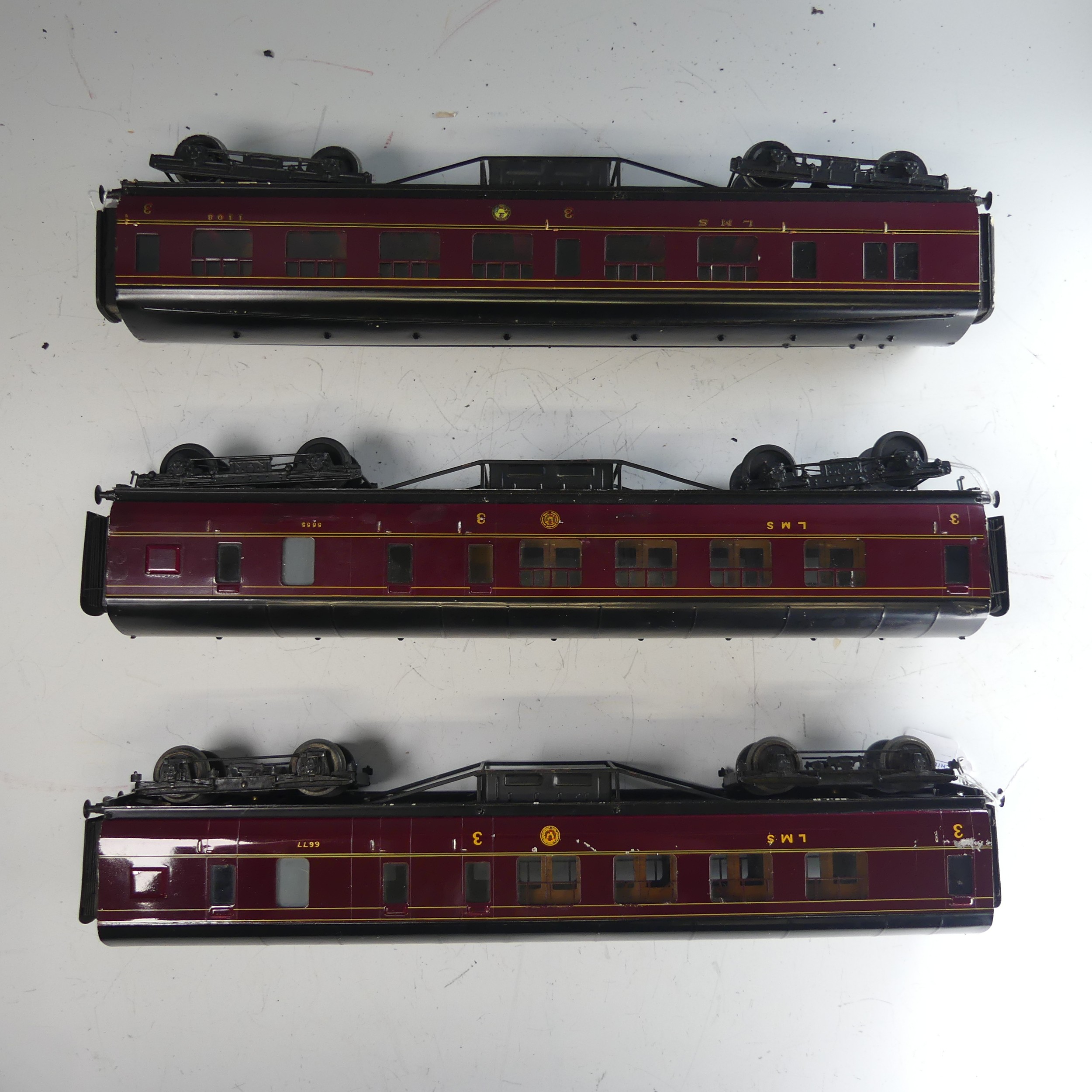 Three Exley ‘0’ gauge LMS 3rd Class Corridor End Brake Coaches, maroon with yellow lettering, No. - Image 7 of 8