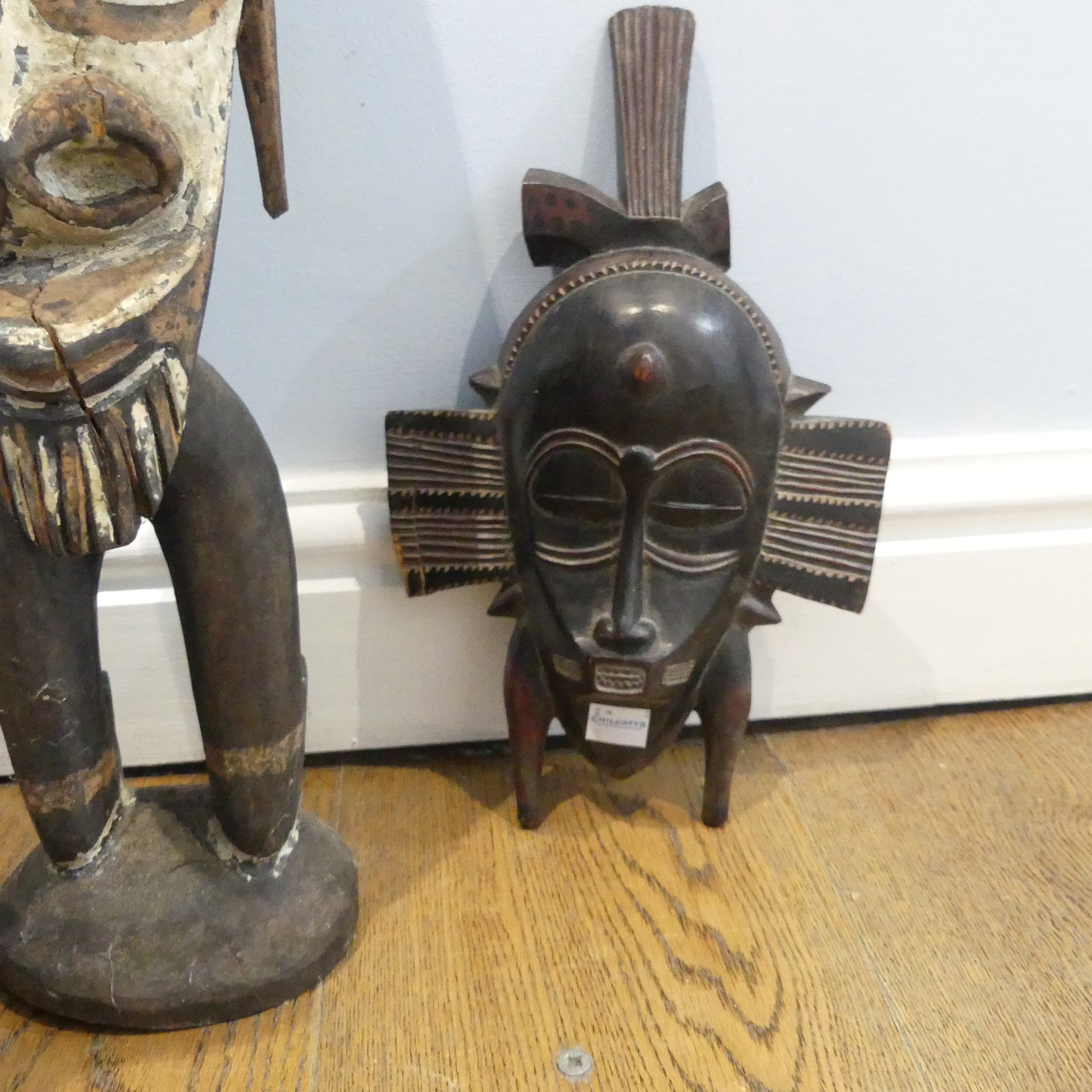 Tribal Artefacts: A Papua New Guineau Sepik Mask, together with a figure similar, and three - Image 6 of 6