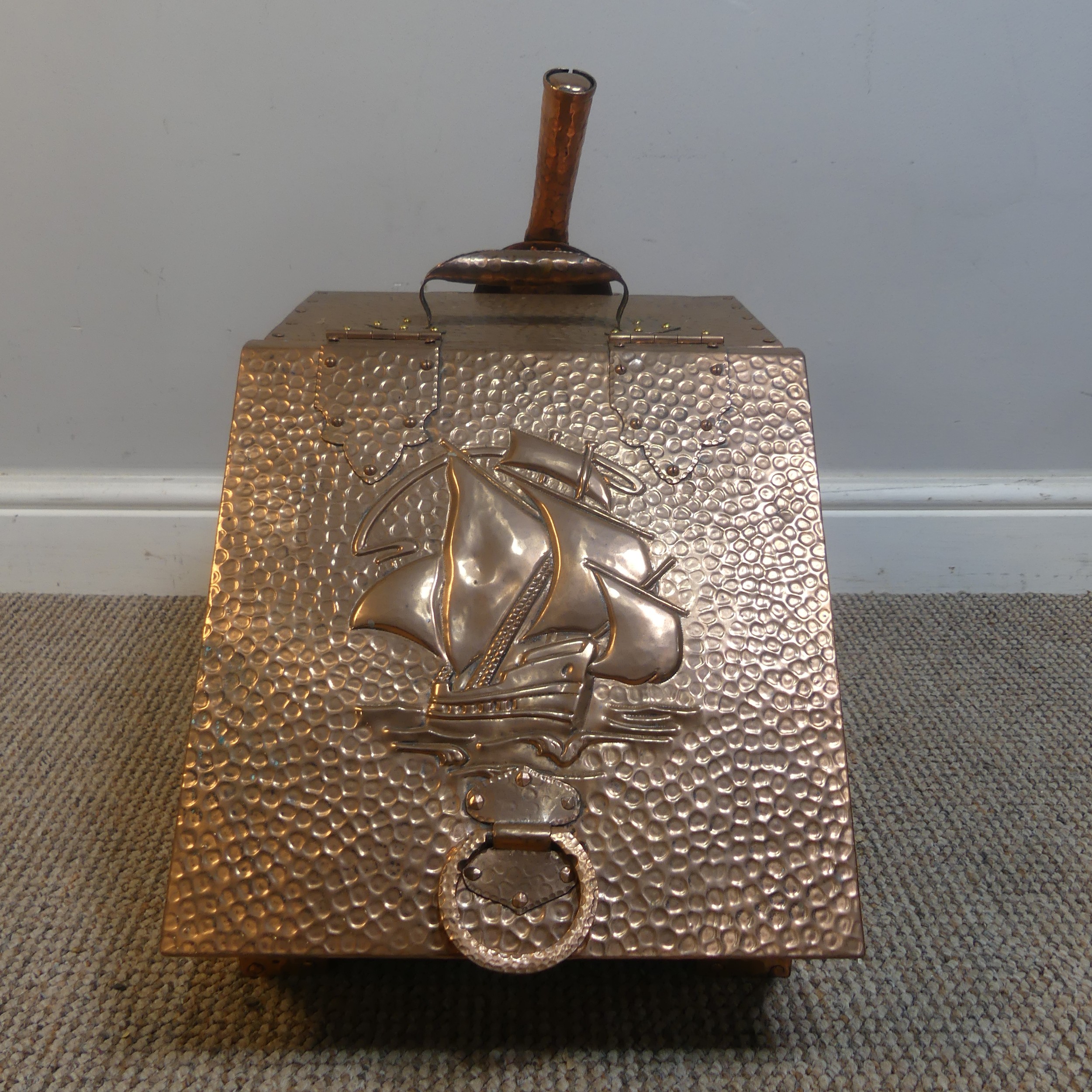 J & F Poole of Hayle Arts & Crafts copper coal Scuttle, with distinctive hammered finish and - Image 2 of 10