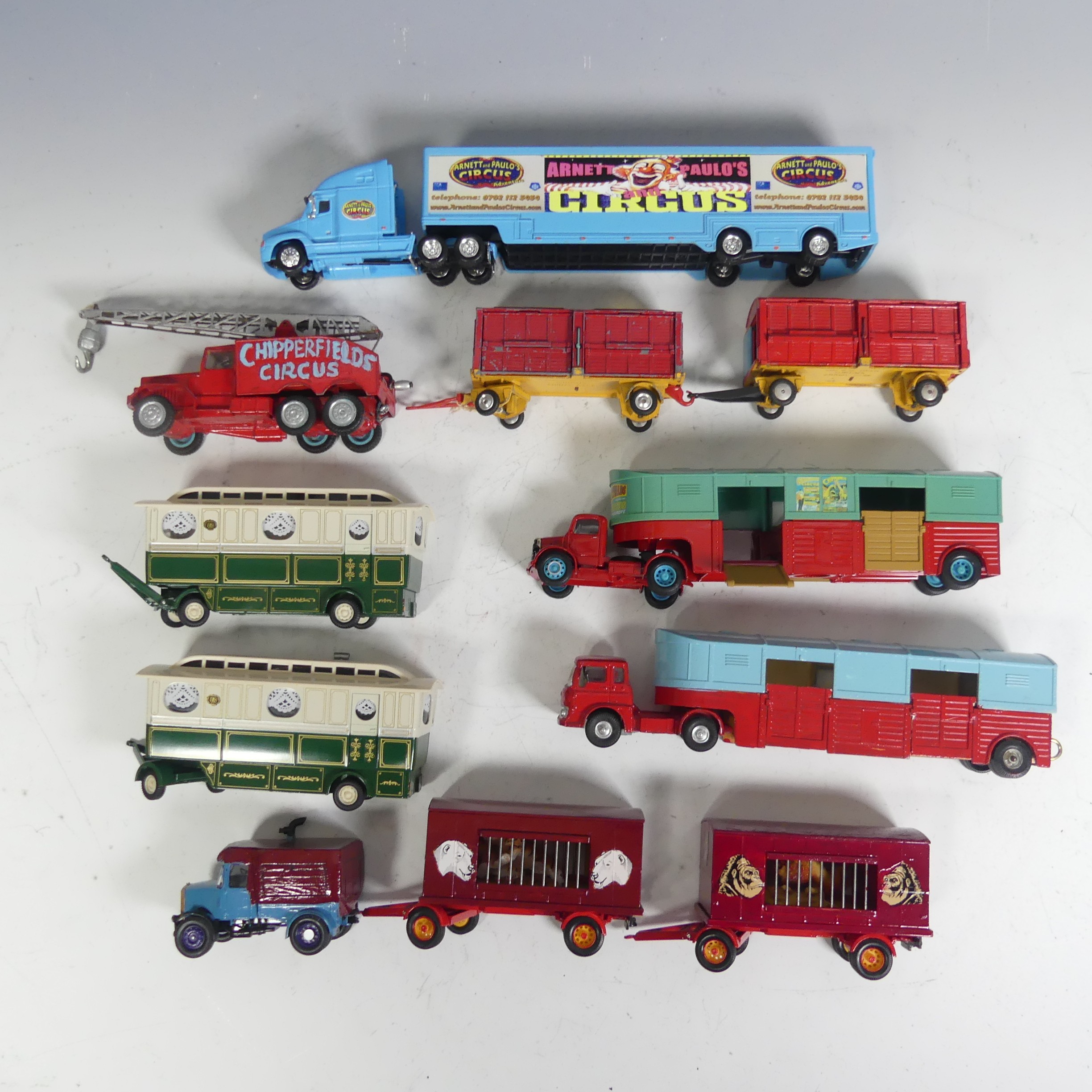 Corgi, a quantity of unboxed models, including twelve buses and coaches, ten circus vehicles, some