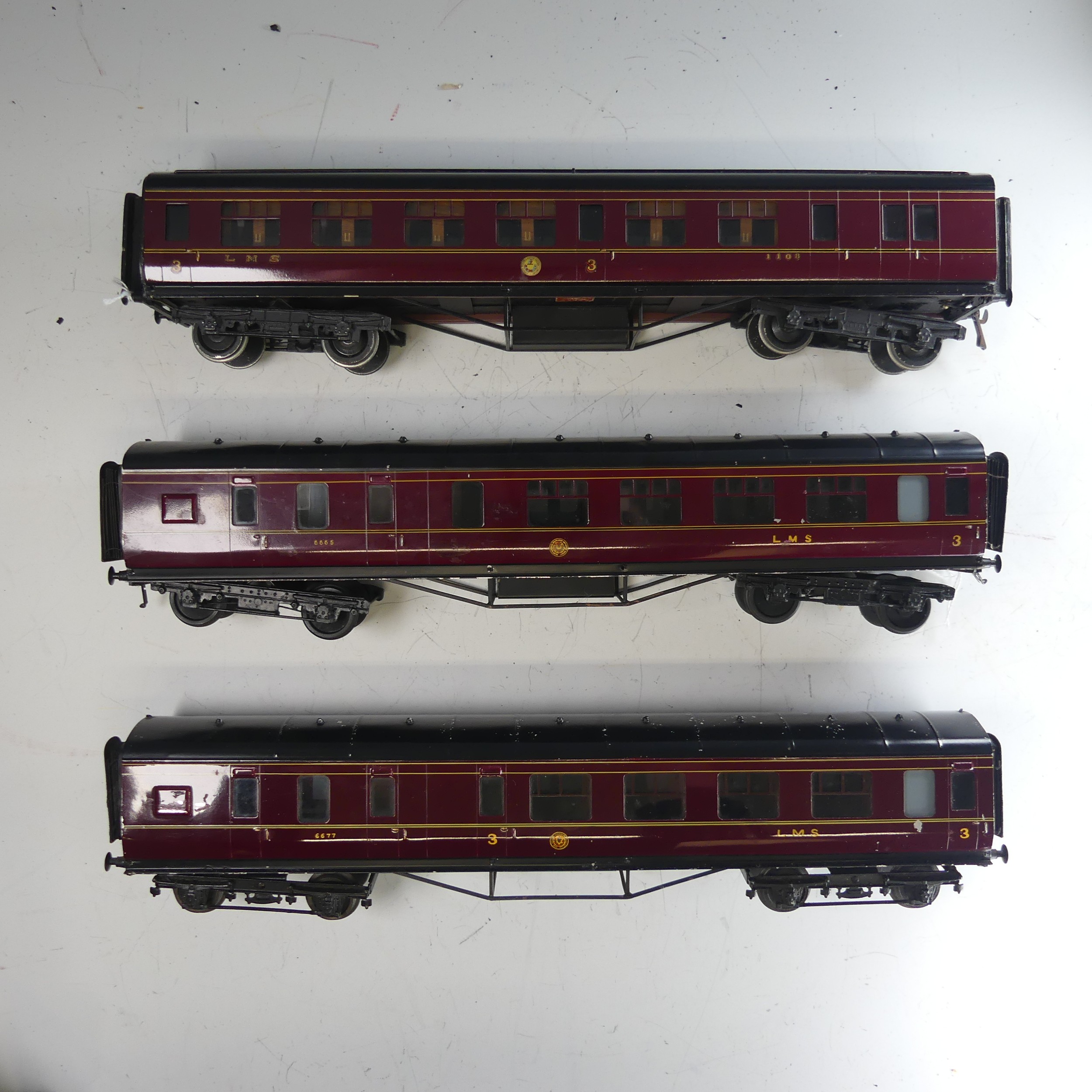 Three Exley ‘0’ gauge LMS 3rd Class Corridor End Brake Coaches, maroon with yellow lettering, No. - Image 4 of 8