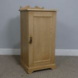 A vintage pine pot Cupboard, W 39 cm x H 82 cm x D 39 cm.