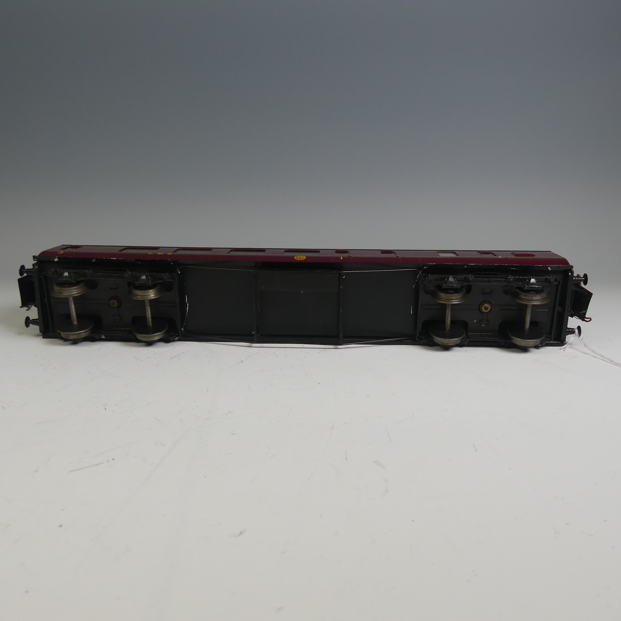 Three Exley ‘0’ gauge LMS Passenger Coaches, maroon with yellow lettering; 1st Class Corridor - Image 8 of 9