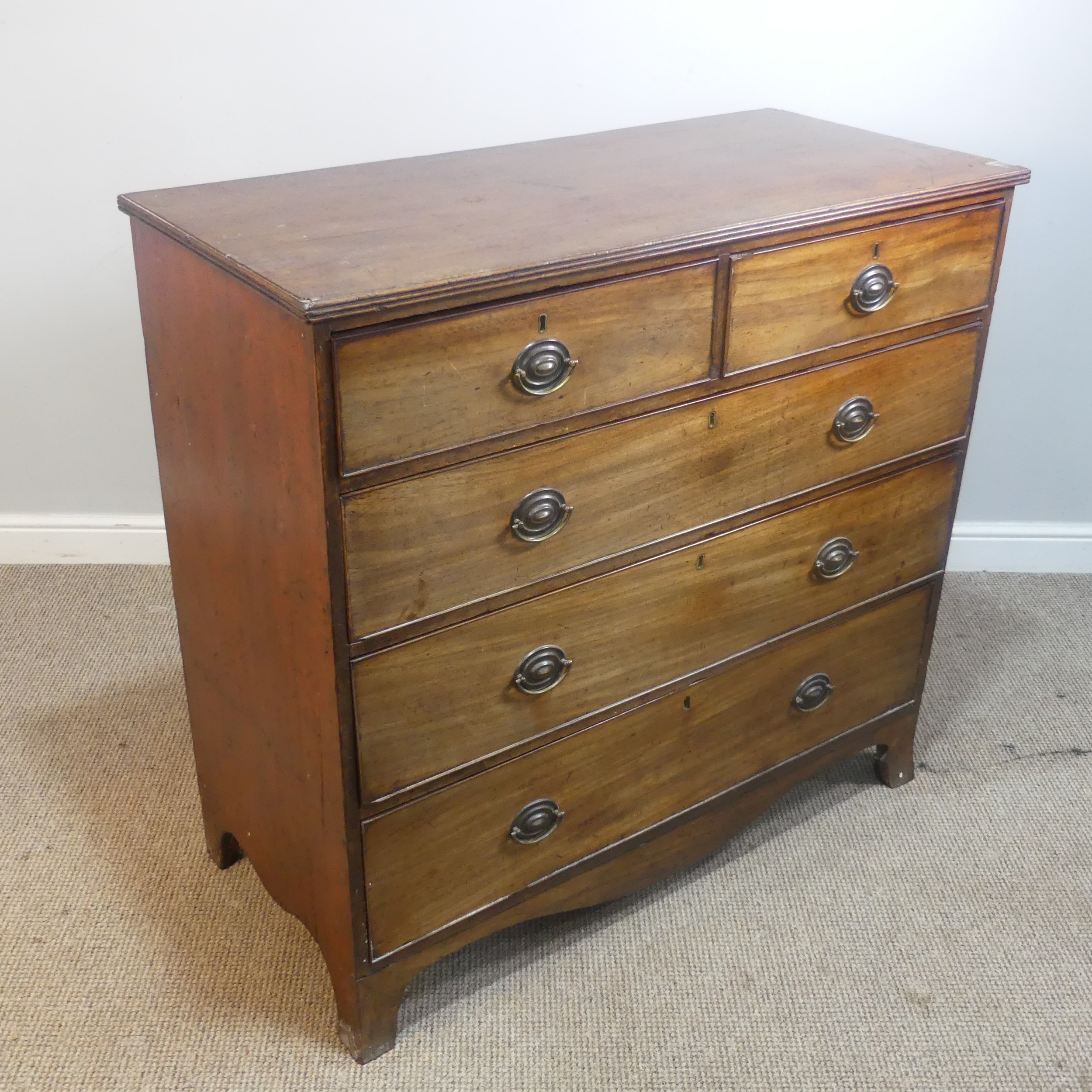 An Edwardian mahogany Chest of drawers, two short drawers over three long graduating drawers, raised - Image 2 of 5