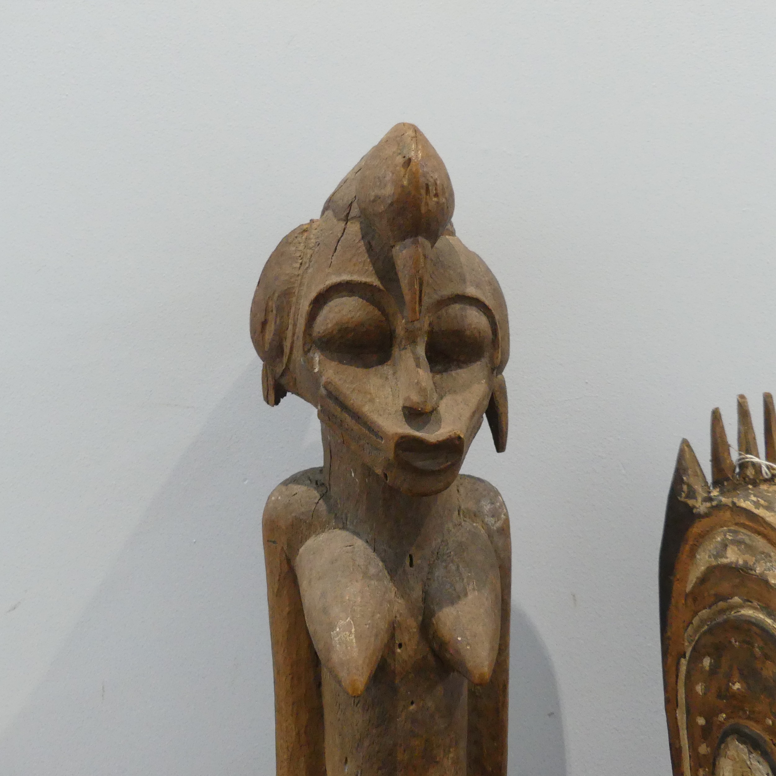 Tribal Artefacts: A Papua New Guineau Sepik Mask, together with a figure similar, and three - Image 4 of 6