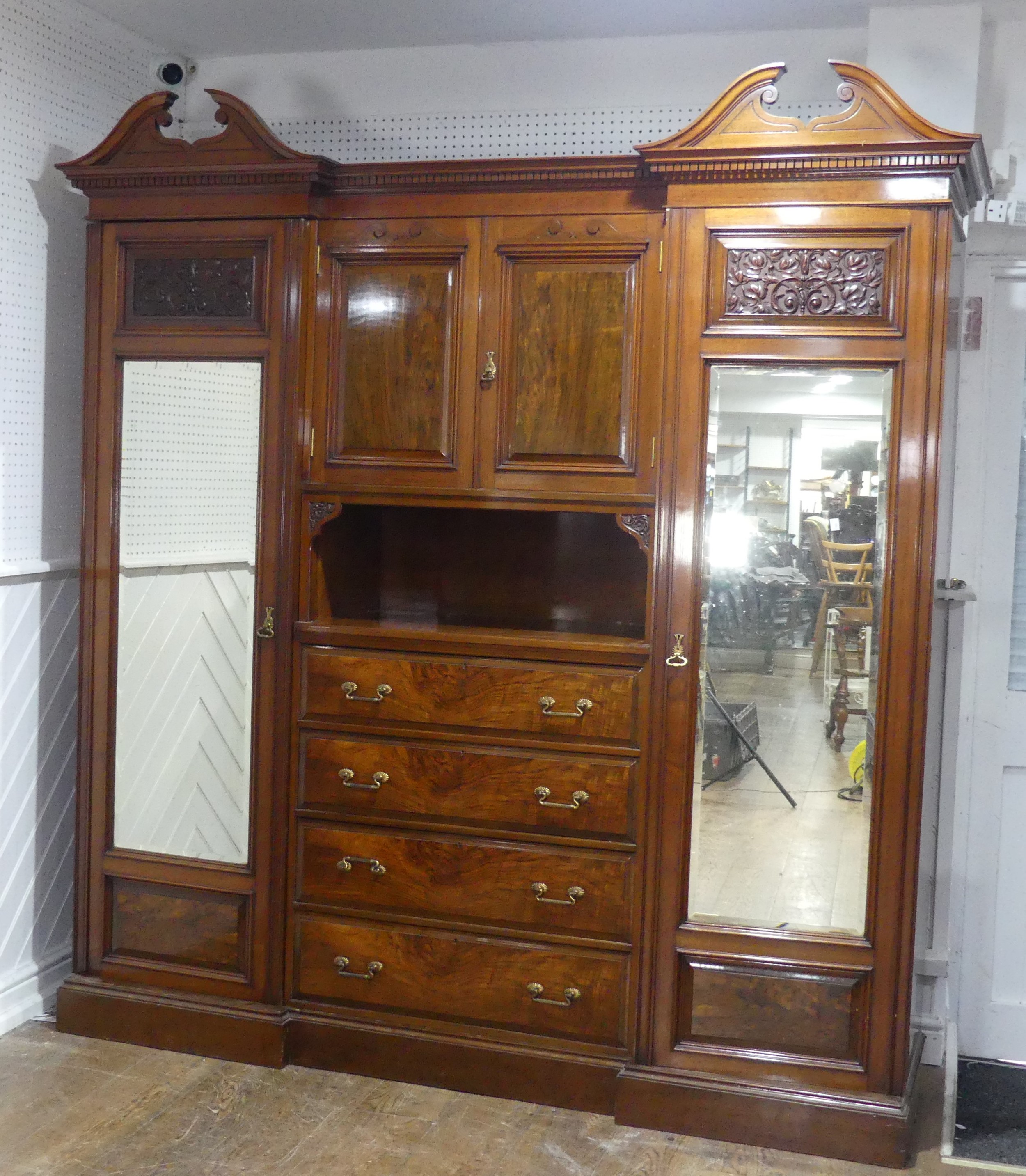 A good Victorian four-piece walnut and mahogany bedroom Suite, including ; a large compactum - Image 3 of 18