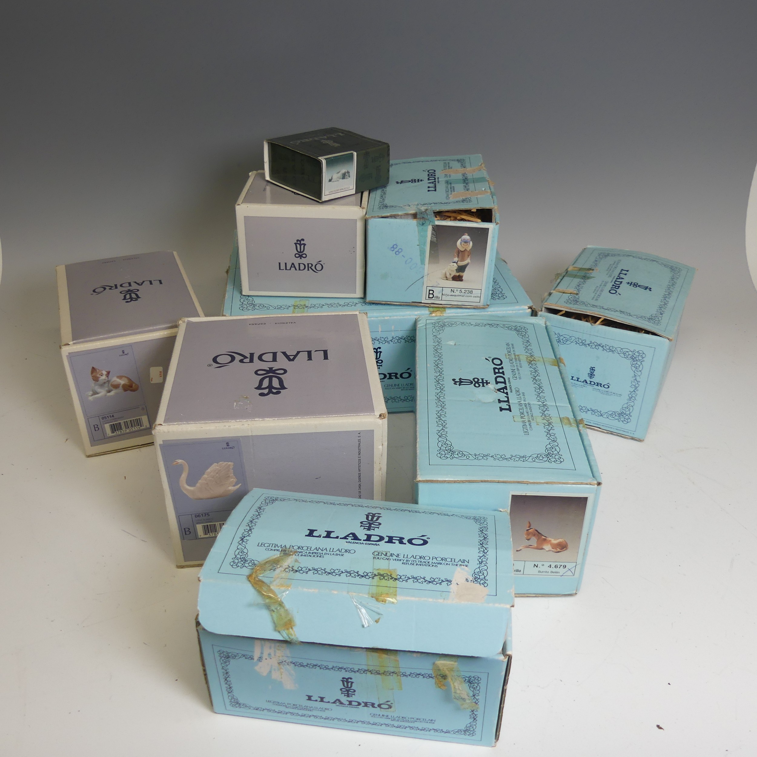 A quantity of nine boxed Lladro Figures, including; Polar Bear No. 1207, Swan No. 5230, Rabbit - Image 3 of 3