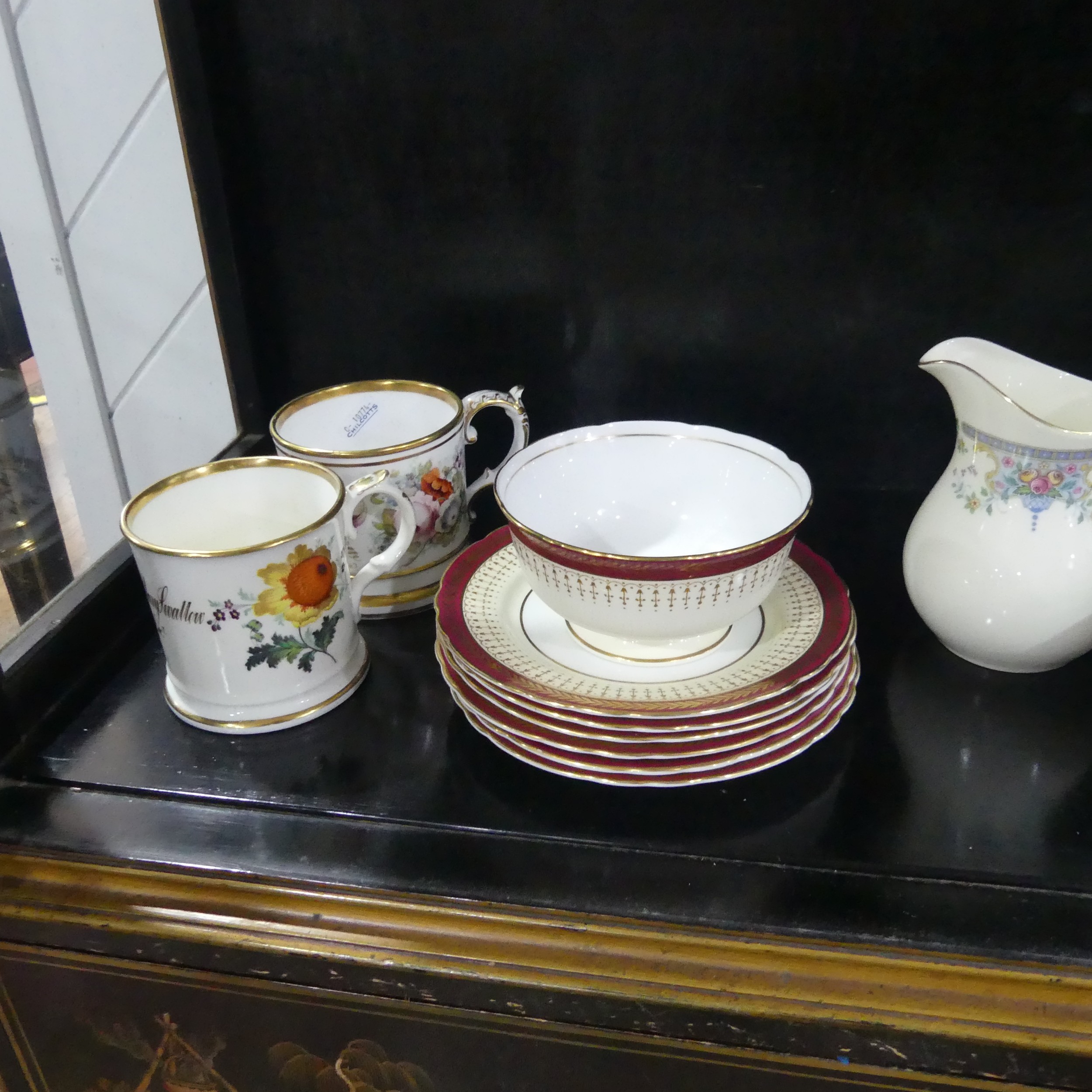 A 19th century Staffordshire part tea set, comprising teapot, sugar basin and cream jug with sixteen - Image 5 of 10