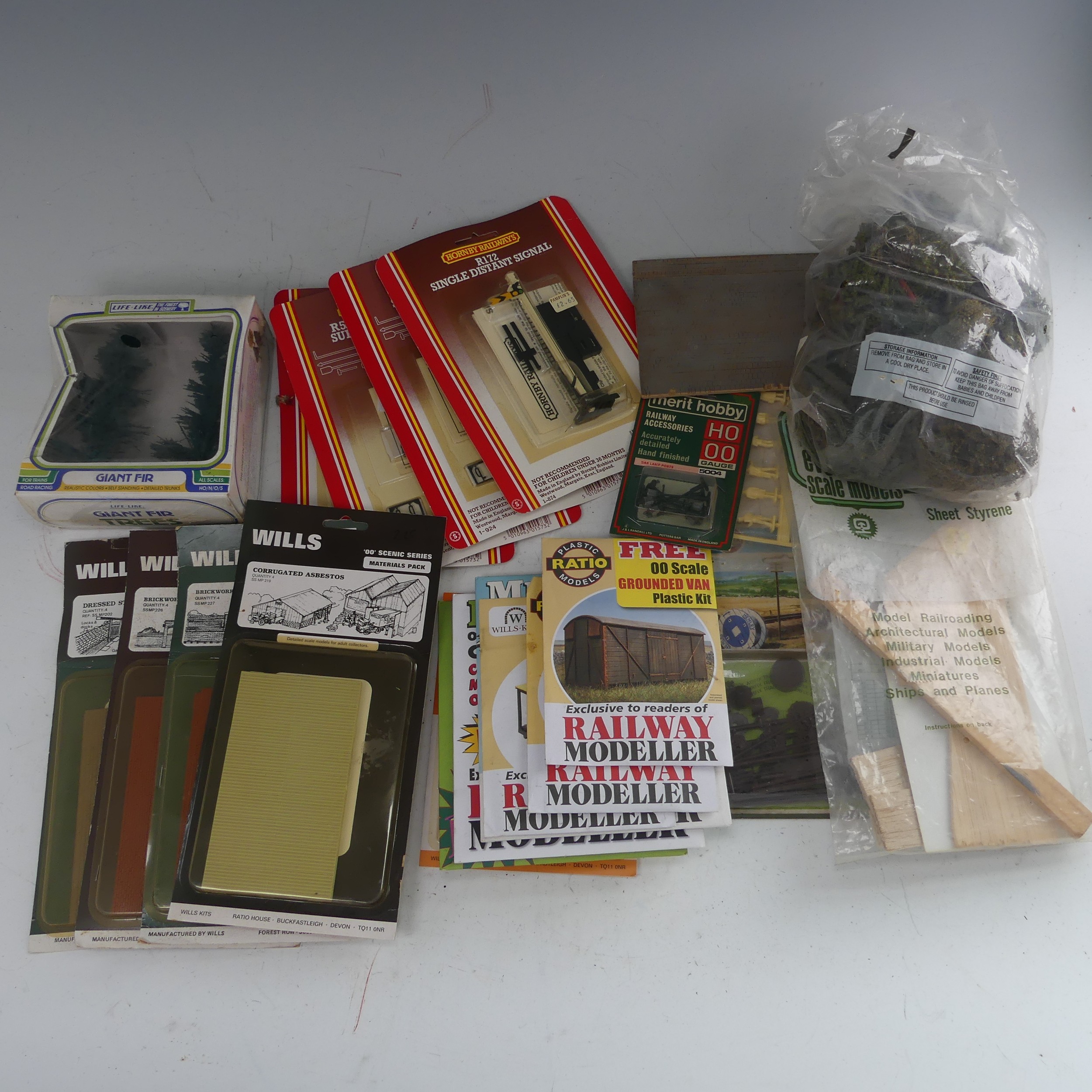 A quantity of '00' gauge plastic and card track and trackside accessories and buildings kits, - Image 2 of 18