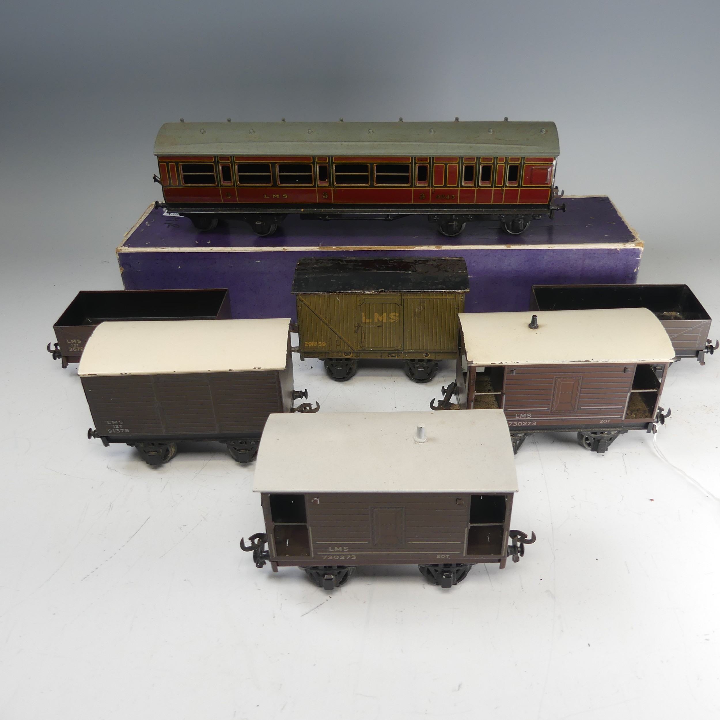 Bassett-Lowke '0' gauge LMS 3rd Class Coach, maroon with yellow lettering, No.9343, boxed, - Bild 8 aus 9