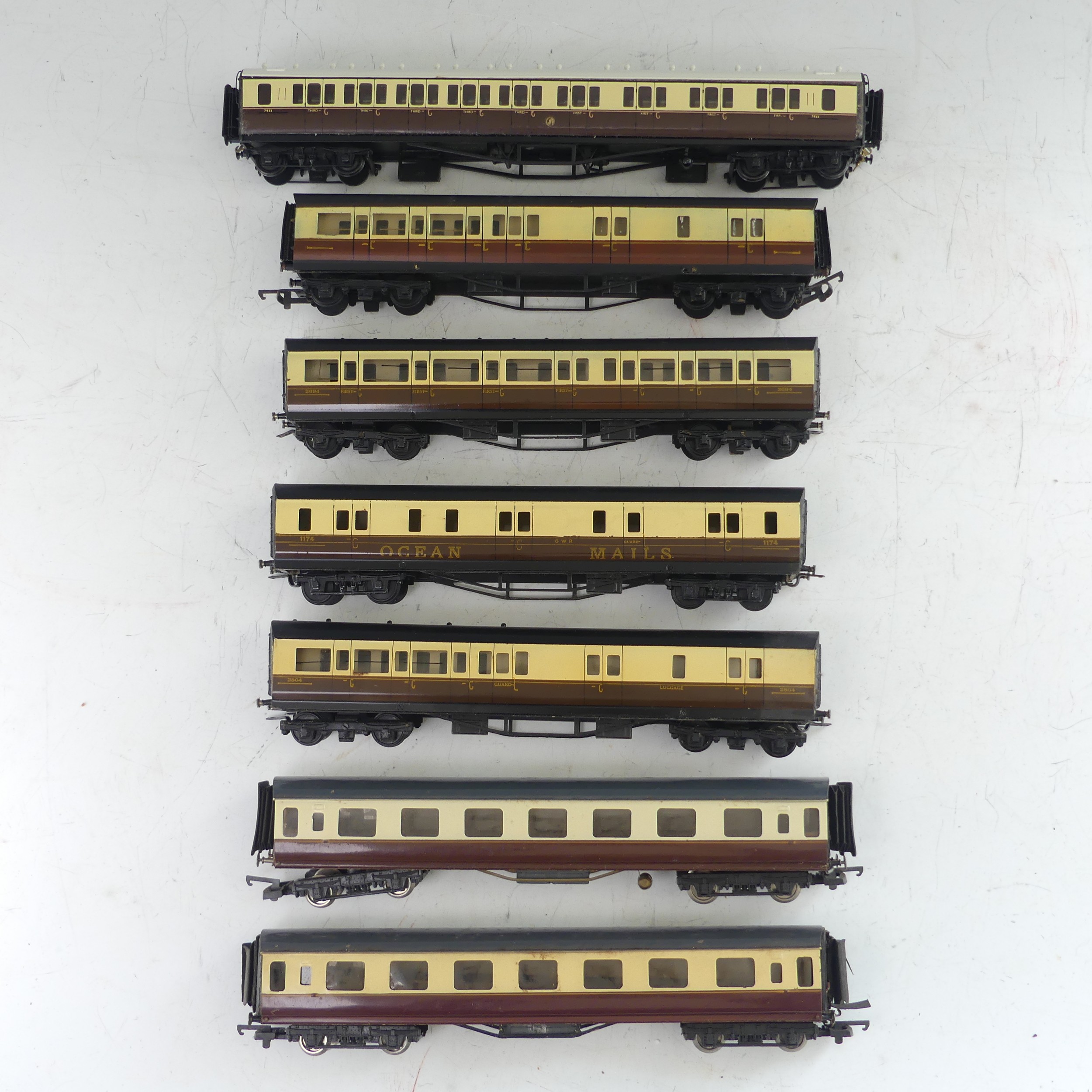 An '00' gauge G.W.R. 70' 1st/3rd Compound Corridor Coach No.7932, chocolate and cream, the base