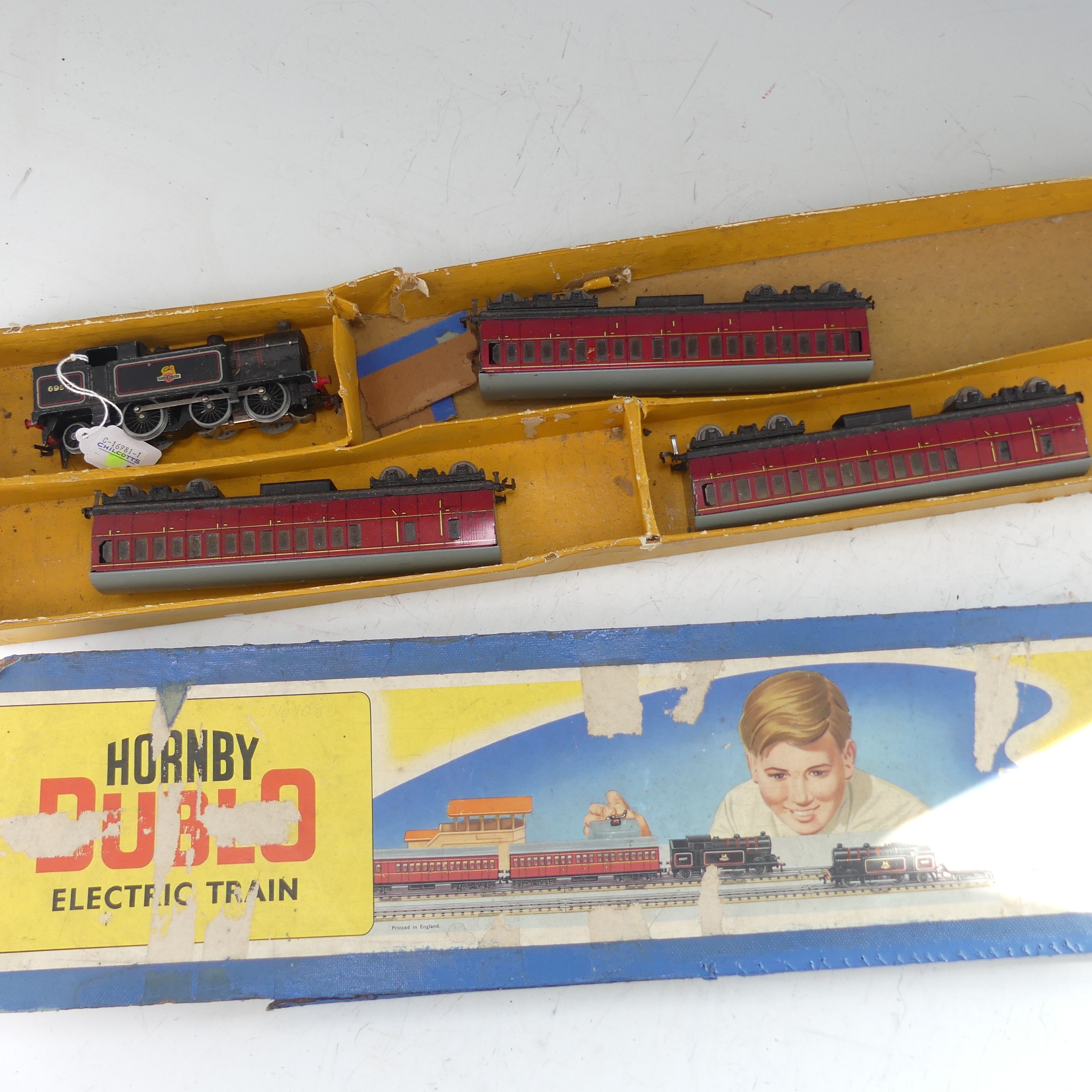 Hornby Dublo: '00' gauge Set 2035 Pullman Train (S.R.), 2-rail electric, comprising 4-6-2 " - Image 4 of 8