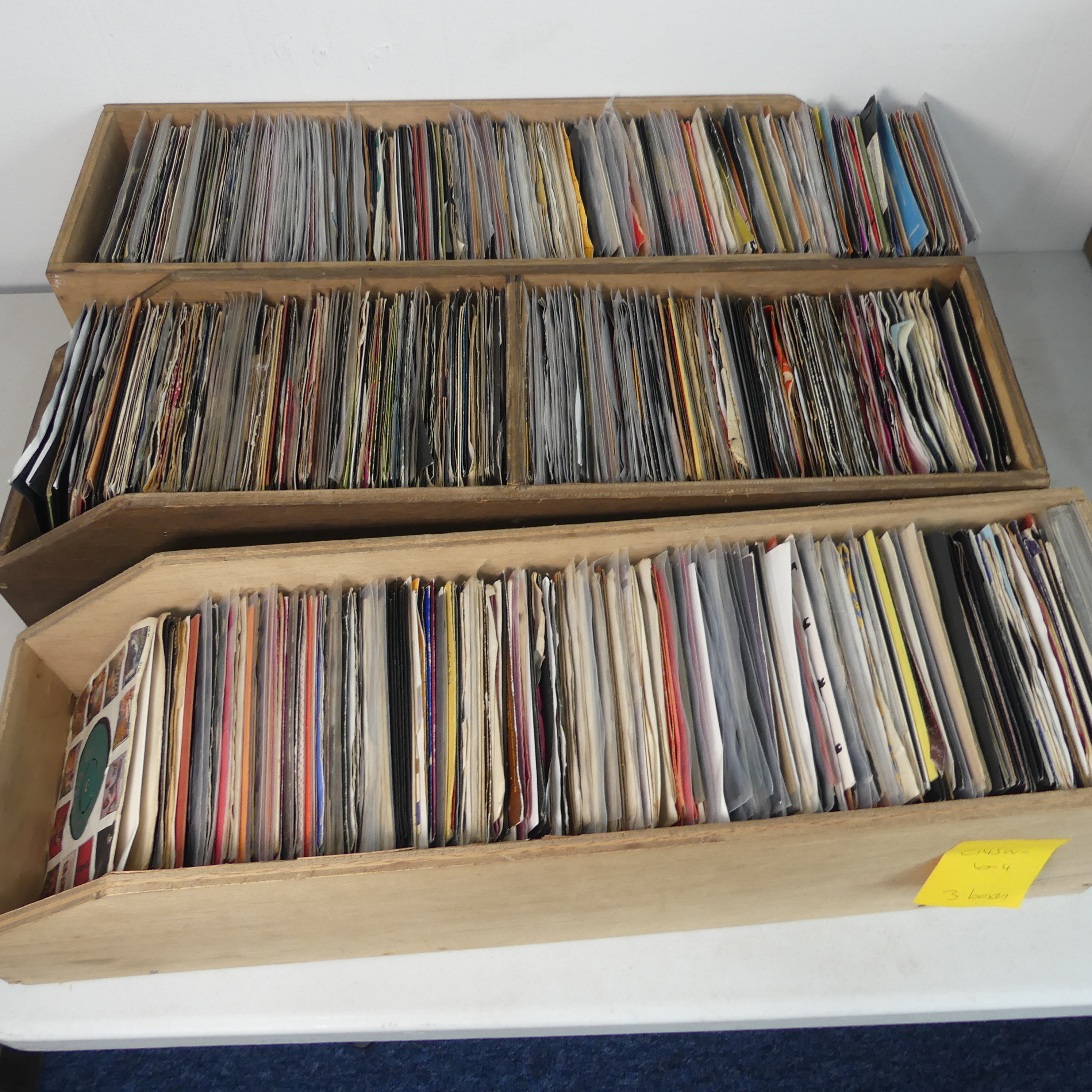 Vinyl Records; A quantity of 7" 45rpm Singles, 1960's - 1980's, mainly easy listening / pop, - Bild 2 aus 2