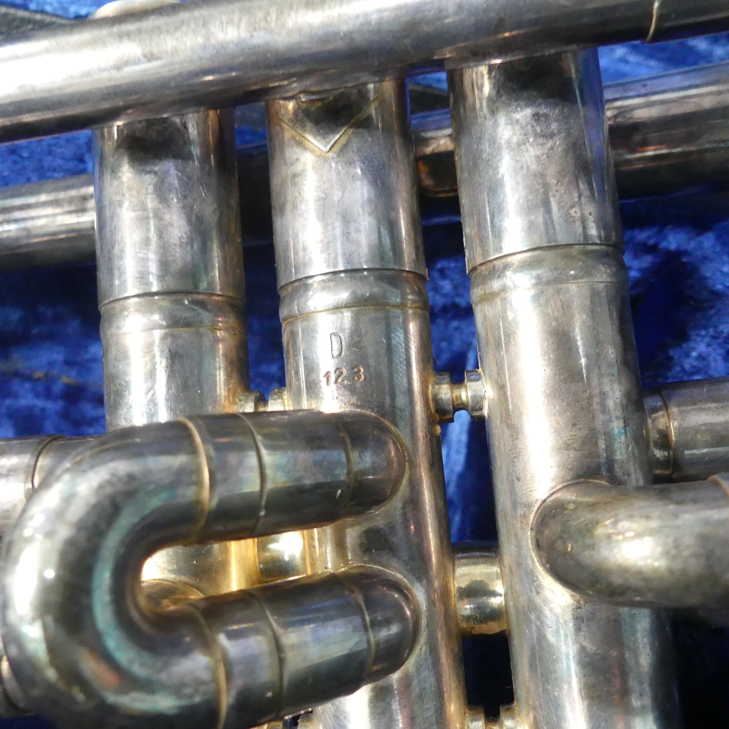 A 'B & M, Champion' silver plated Trumpet, with mouthpiece and stamped 'D123', in fitted hard - Bild 3 aus 7