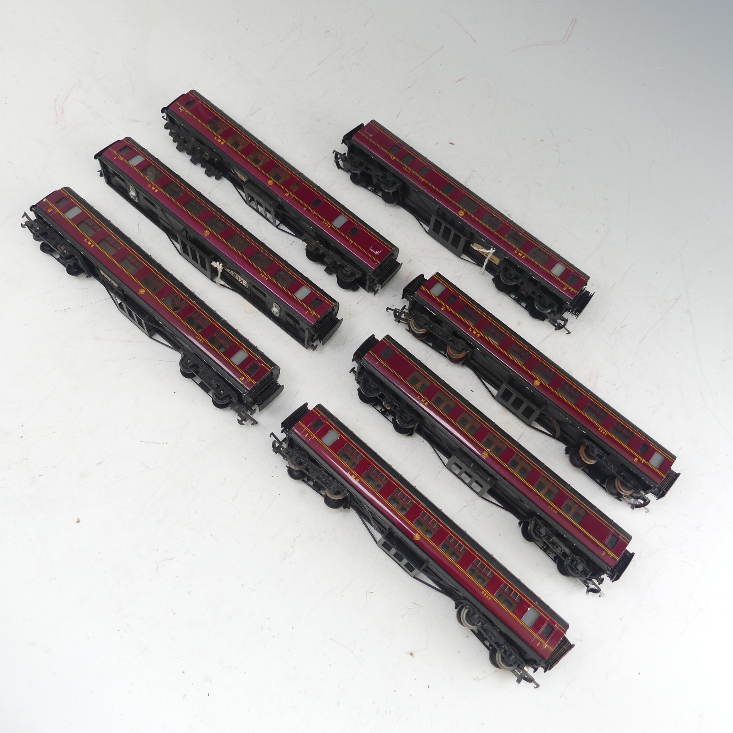 Exley: seven Type K5 ‘00’ gauge L.M.S. Passenger Coaches, maroon, one coach lacks bogies (7)
