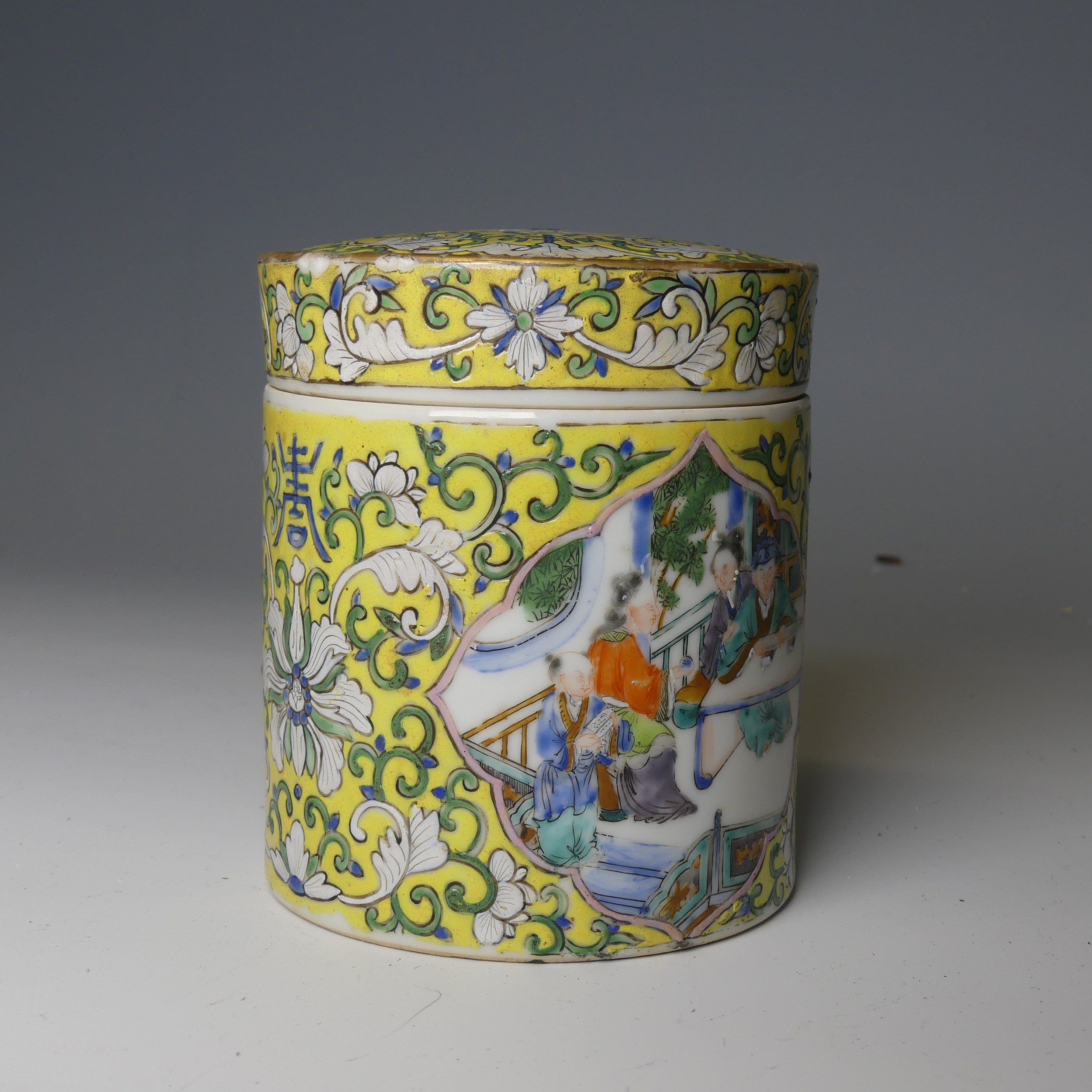 An antique Chinese porcelain famille jaune Pot and Cover, of cylindrical form, with central - Bild 7 aus 8