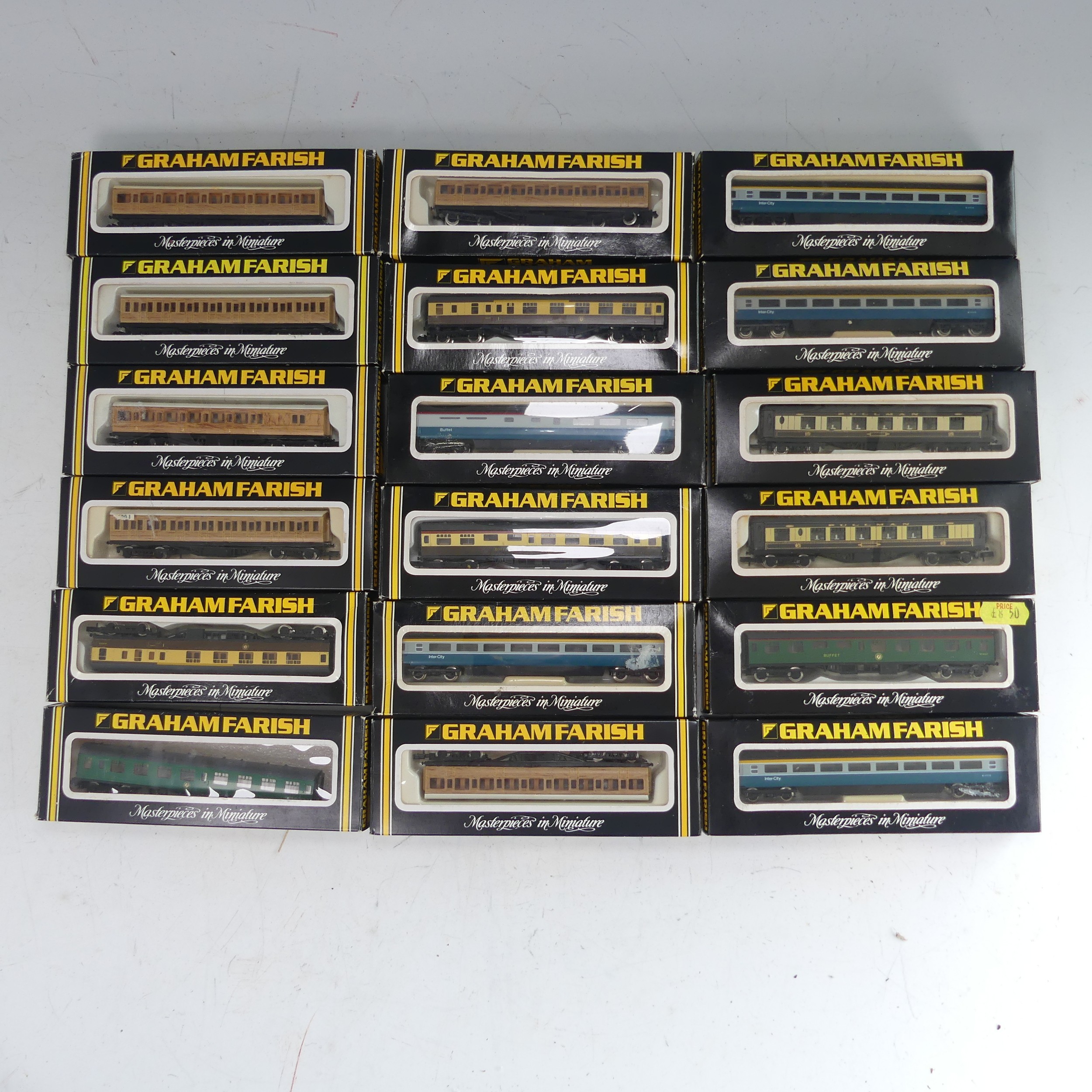 Graham Farish 'N' gauge: Eighteen various passenger coaches, all boxed, including 4 x BR Mk.III - Image 2 of 5