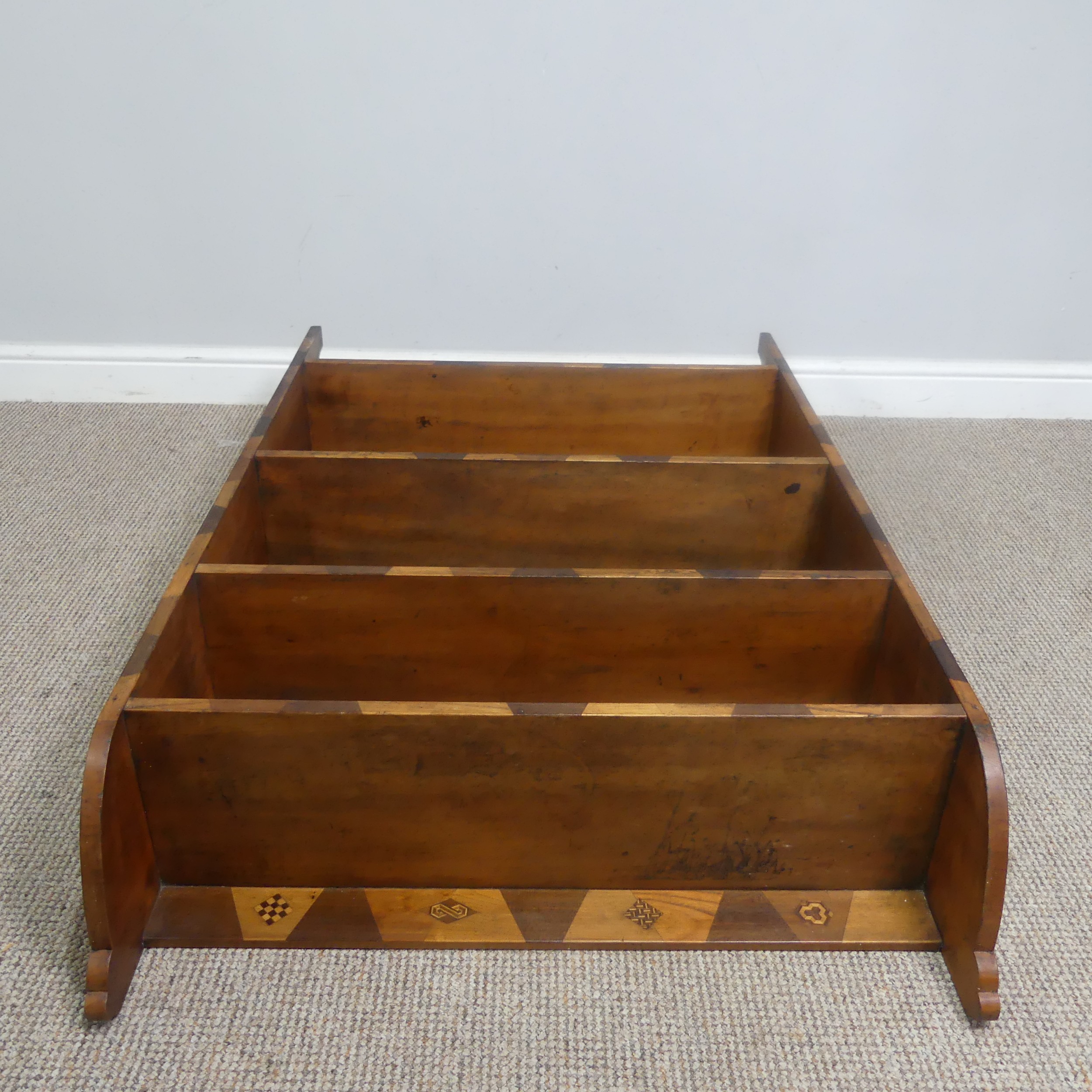 An Arts and Crafts oak open Bookcase, of pegged construction, with small marquetry patchwork, W 67.5 - Bild 9 aus 15