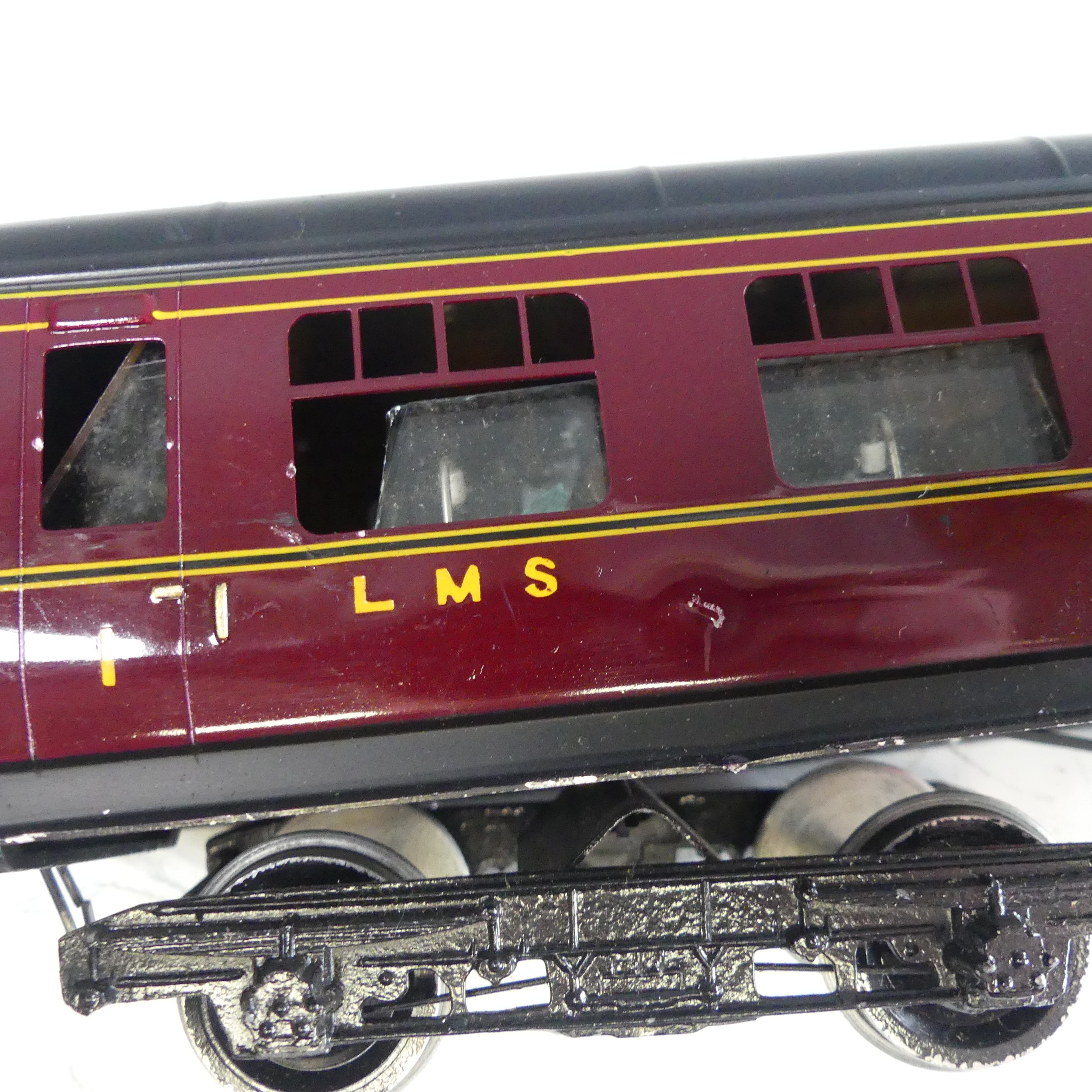 Exley ‘0’ gauge LMS Restaurant Car, in LMS maroon with yellow lettering, No.67. - Image 4 of 10