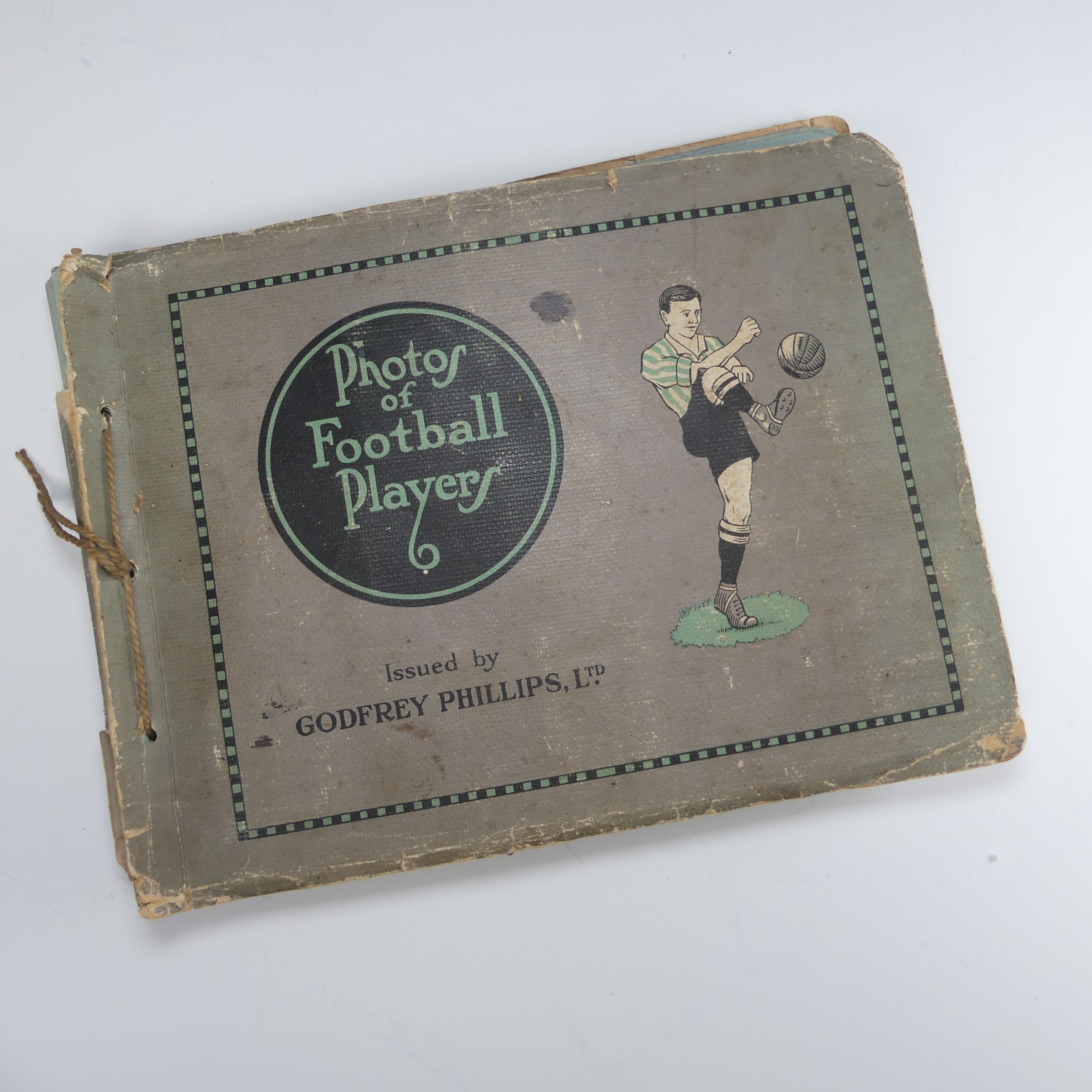 A Godfrey Phillips Ltd. 'Photos of Football Players' card album, 1922/1923, containing Pinnace phot