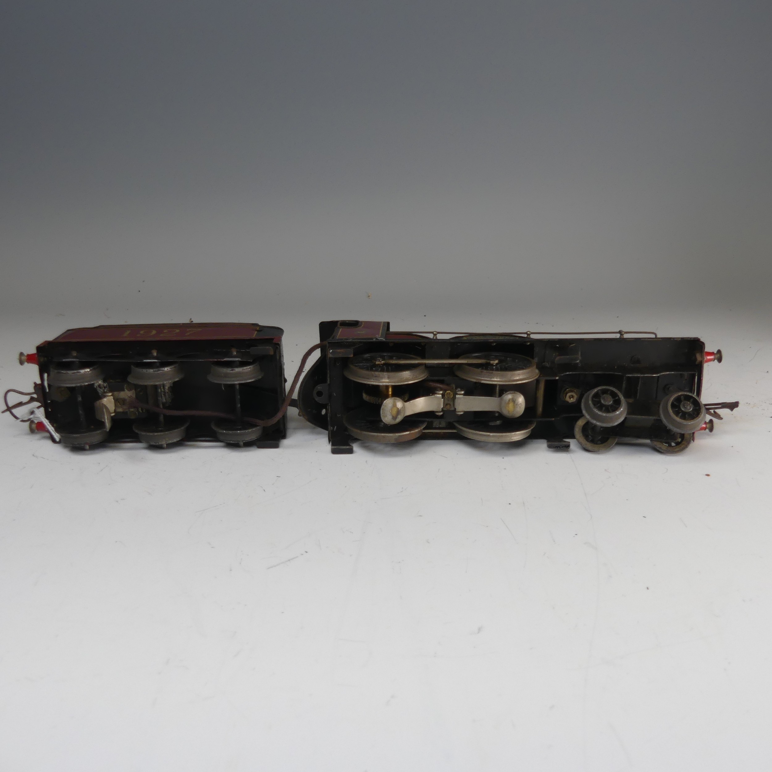 Bassett-Lowke ‘0’ gauge 3-rail electric LMS Standard Compound 4-4-0 Locomotive and six-wheel Tender, - Bild 2 aus 7