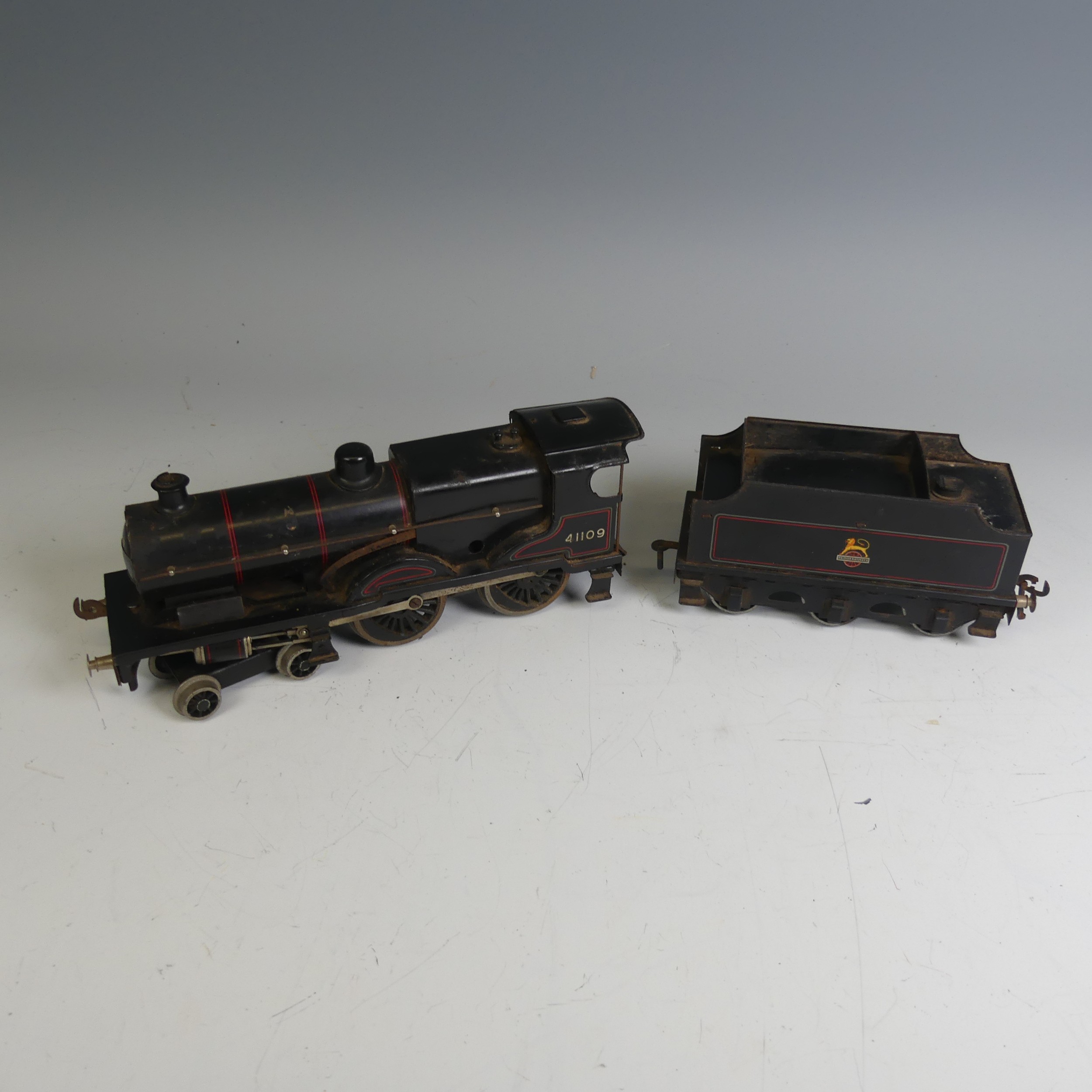 Bassett-Lowke ‘0’ gauge electric 4-4-0 ‘Compound’ Locomotive and six-wheel Tender, in BR lined - Image 2 of 5