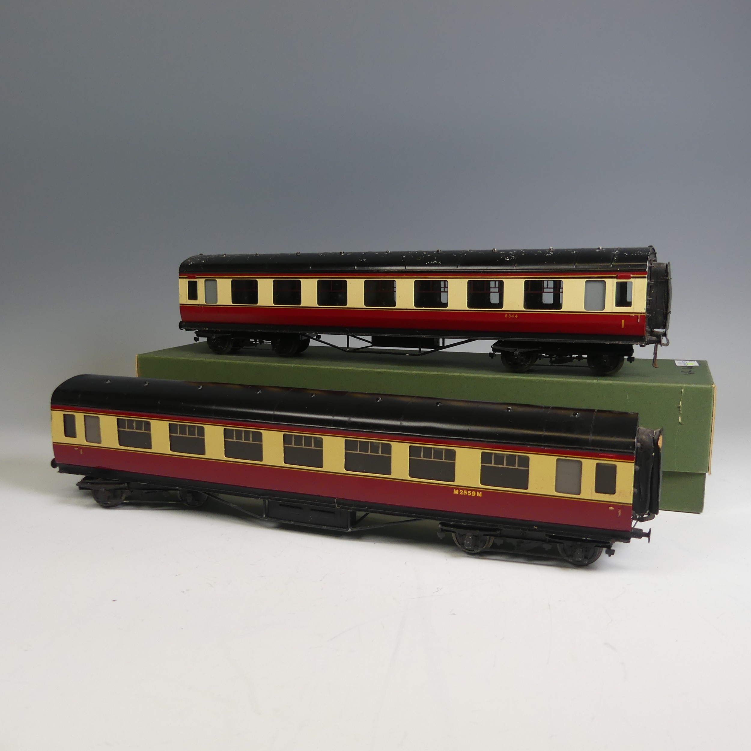 Two Exley ‘0’ gauge BR 1st Class Corridor Passenger Coaches, crimson and cream, No.8844, and No. - Image 5 of 9