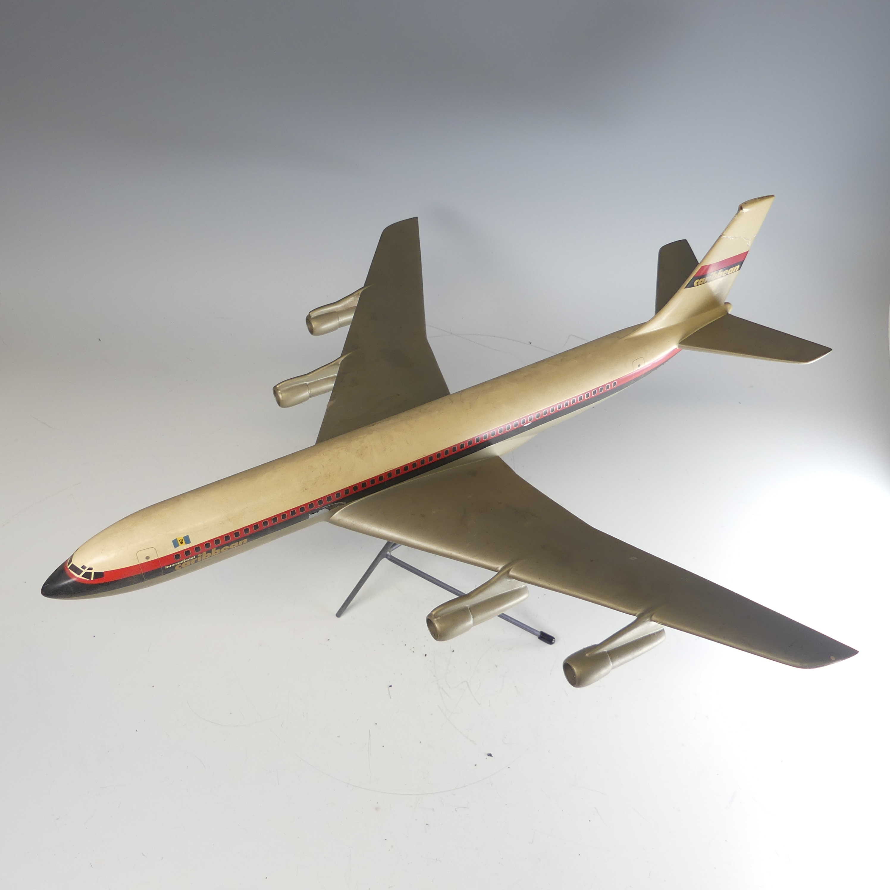 An aircraft manufacturers desktop metal model Aeroplane, 1:72 scale aeroplane of International Air - Bild 18 aus 18