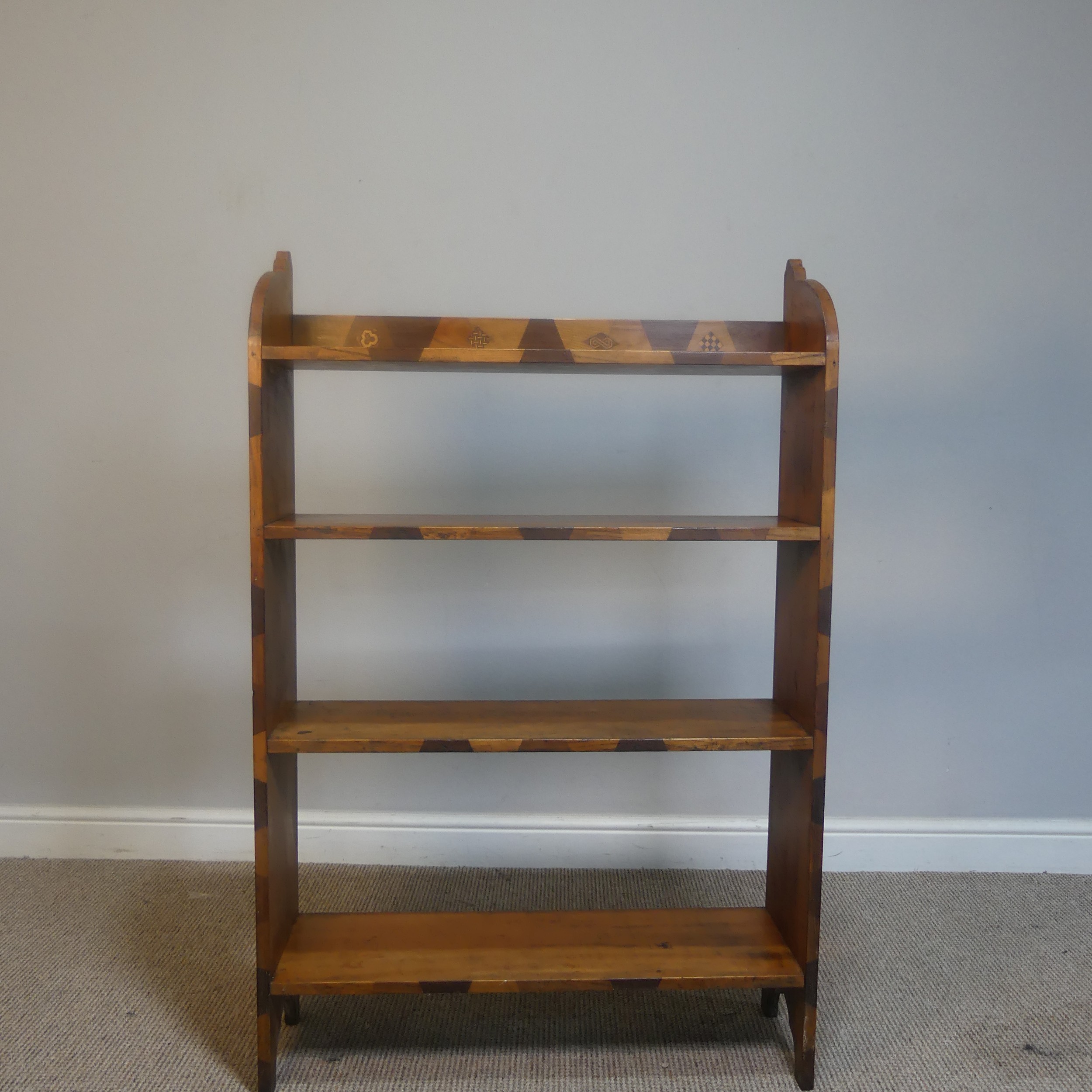 An Arts and Crafts oak open Bookcase, of pegged construction, with small marquetry patchwork, W 67.5 - Bild 12 aus 15