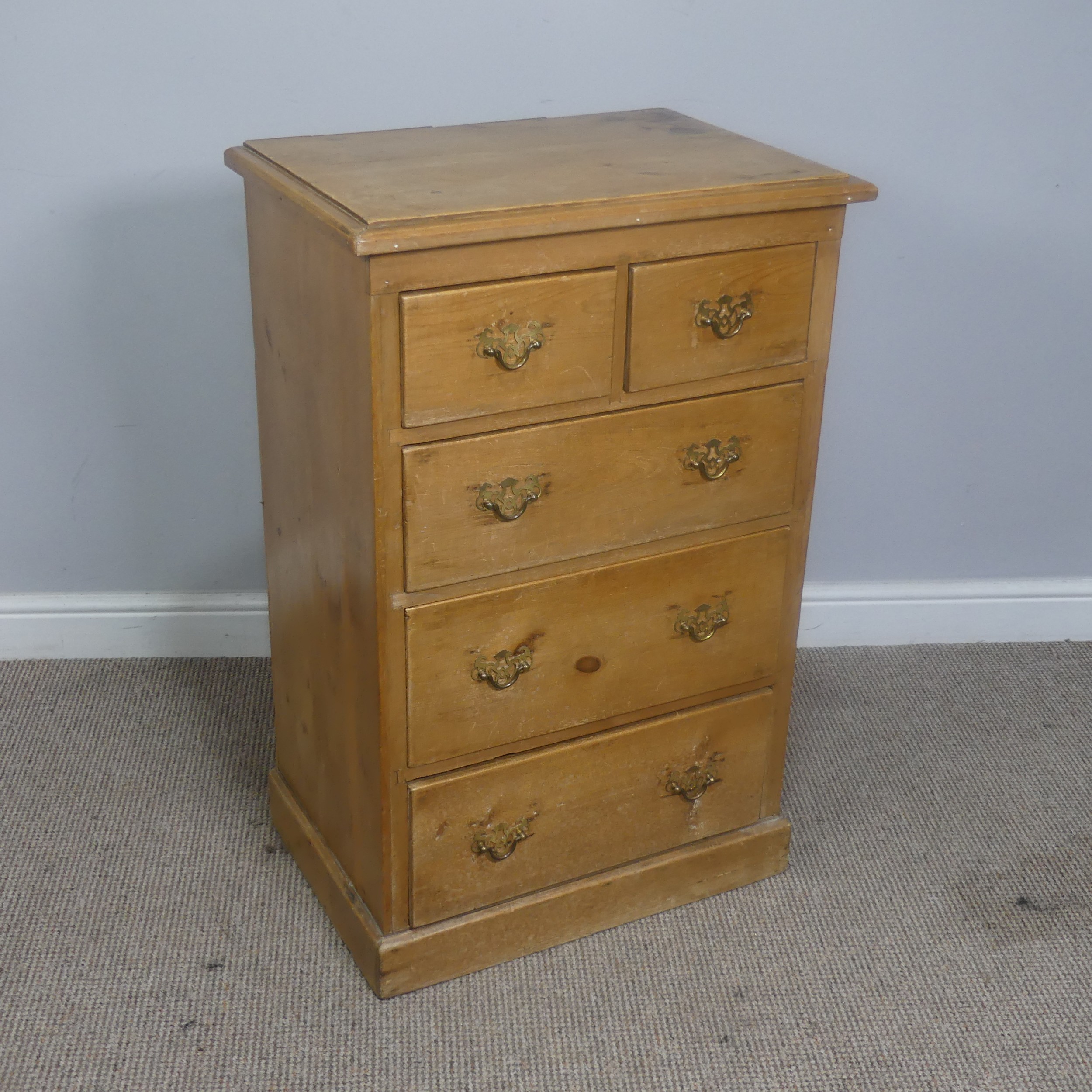A 20th century small pine Chest of drawers, in a Wellington Chest style, W 60 cm x H 92 cm x D 41 - Image 2 of 7