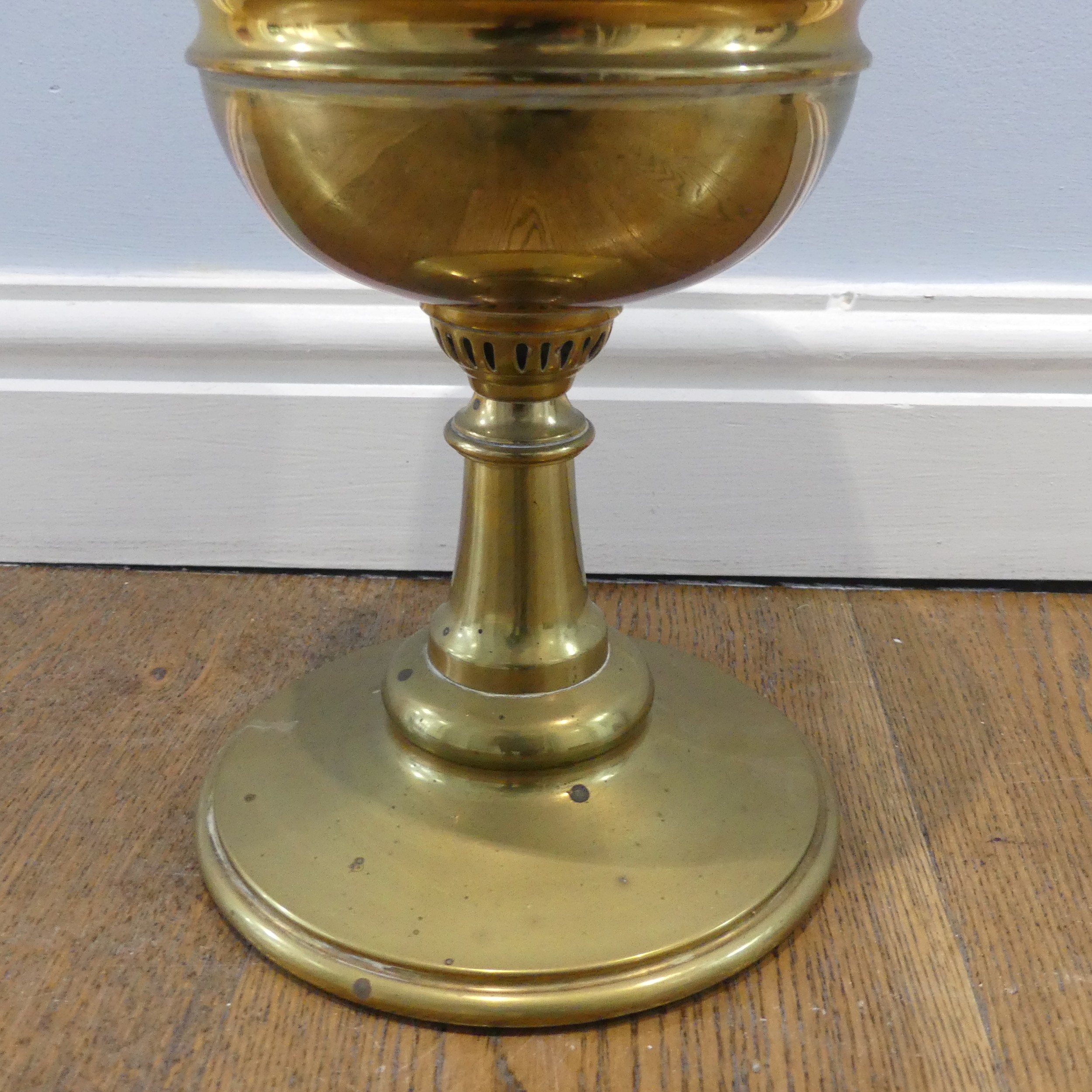 A Victorian brass Oil Lamp, stamped 'King & co, Hinks Hull', with etched glass shade and funnel, H - Image 2 of 4