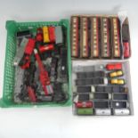 Hornby Dublo: A good quantity of '00' gauge 2-rail and 3-rail model railway, diecast/tin-plate,