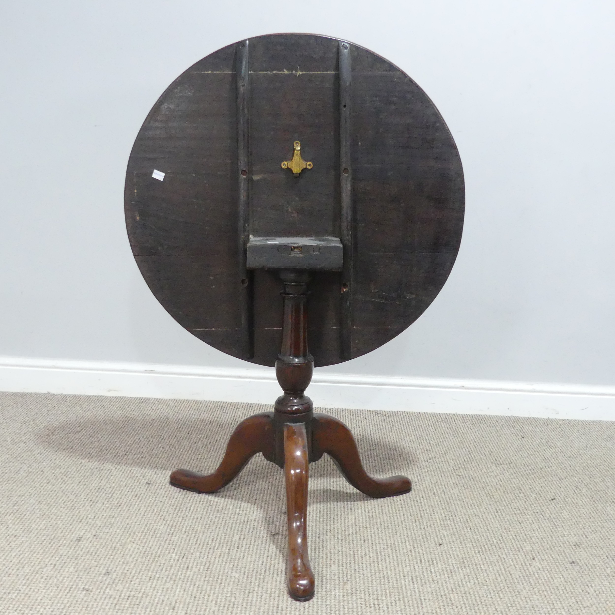 A 19th century oak tilt-top tripod Table, circular top with inlaid design of a flower, W 72.5 cm x H - Image 4 of 4