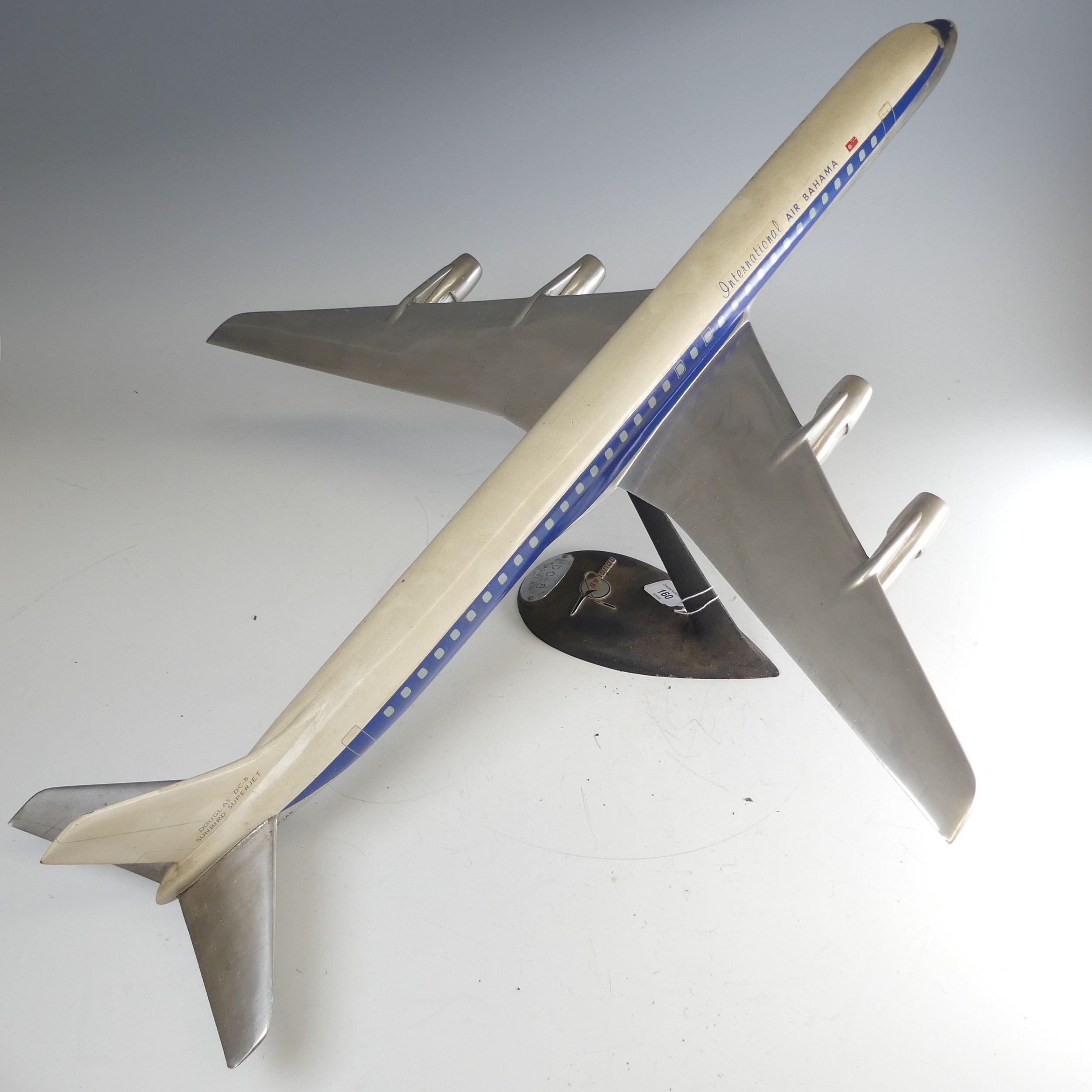 An aircraft manufacturers desktop metal model Aeroplane, 1:72 scale aeroplane of International Air - Image 7 of 18