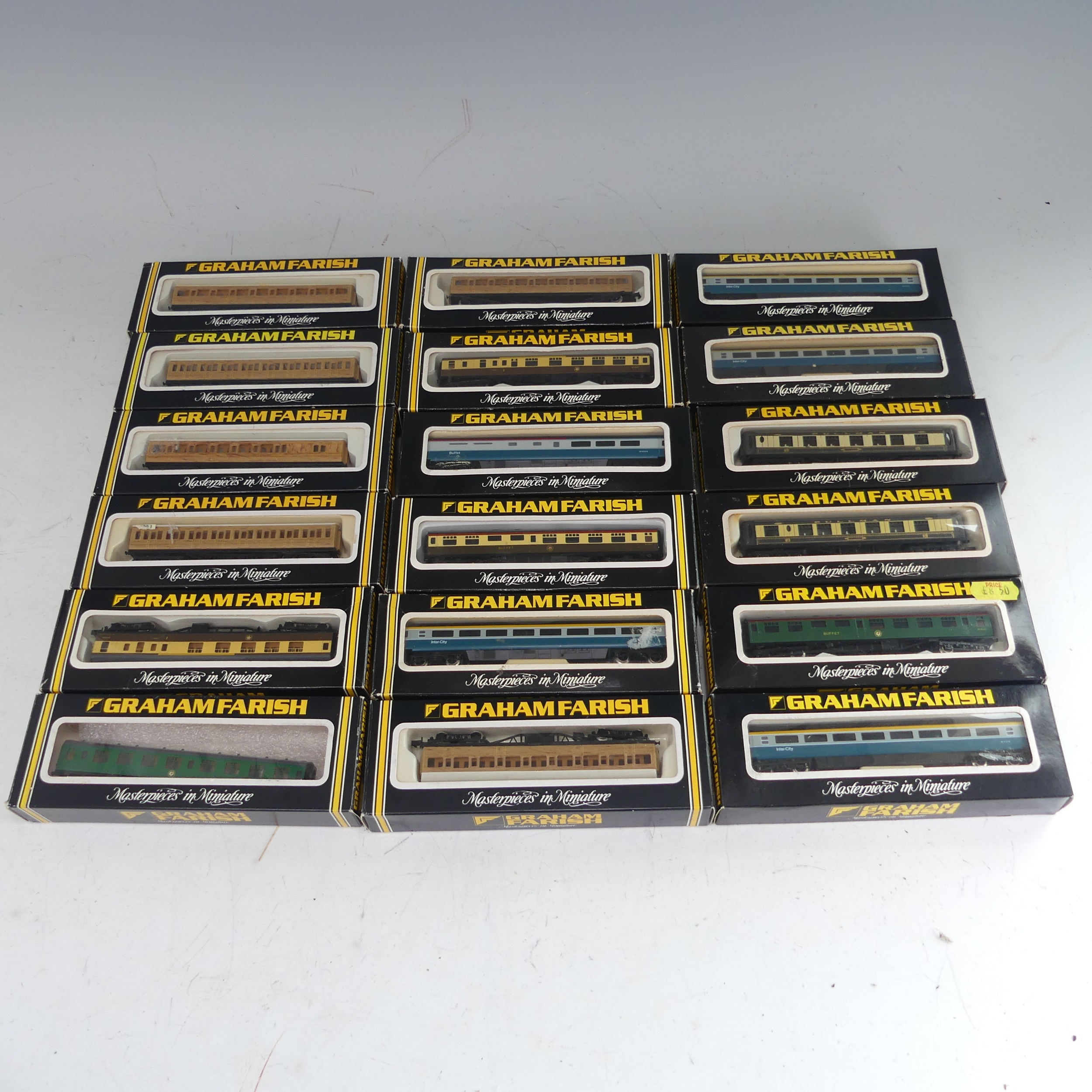 Graham Farish 'N' gauge: Eighteen various passenger coaches, all boxed, including 4 x BR Mk.III - Image 3 of 5