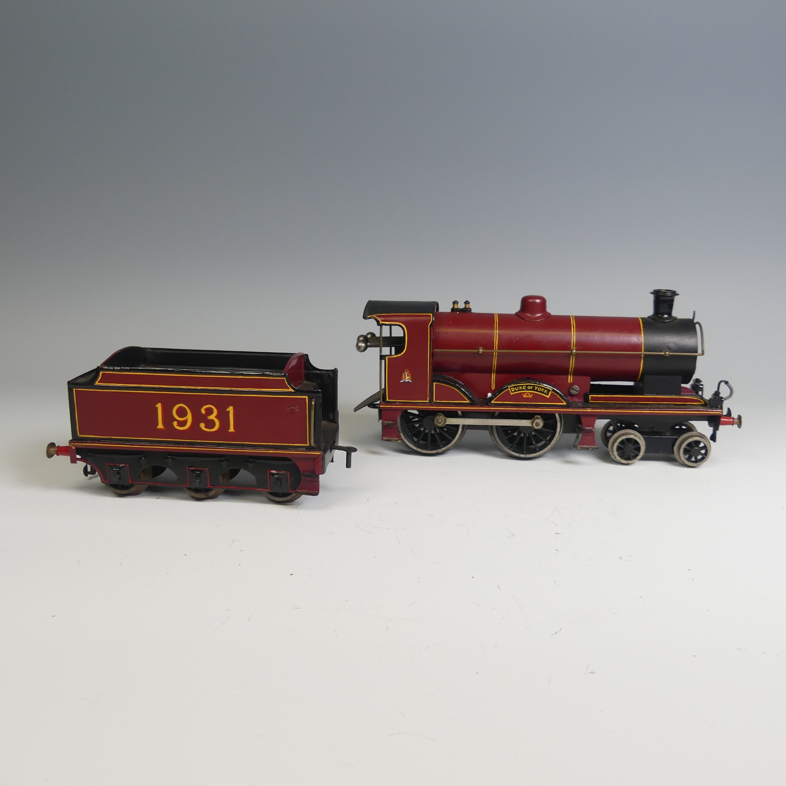 Bassett-Lowke ‘0’ gauge clockwork 'Duke of York’ 4-4-0 Locomotive and six-wheel Tender, finished - Image 9 of 10