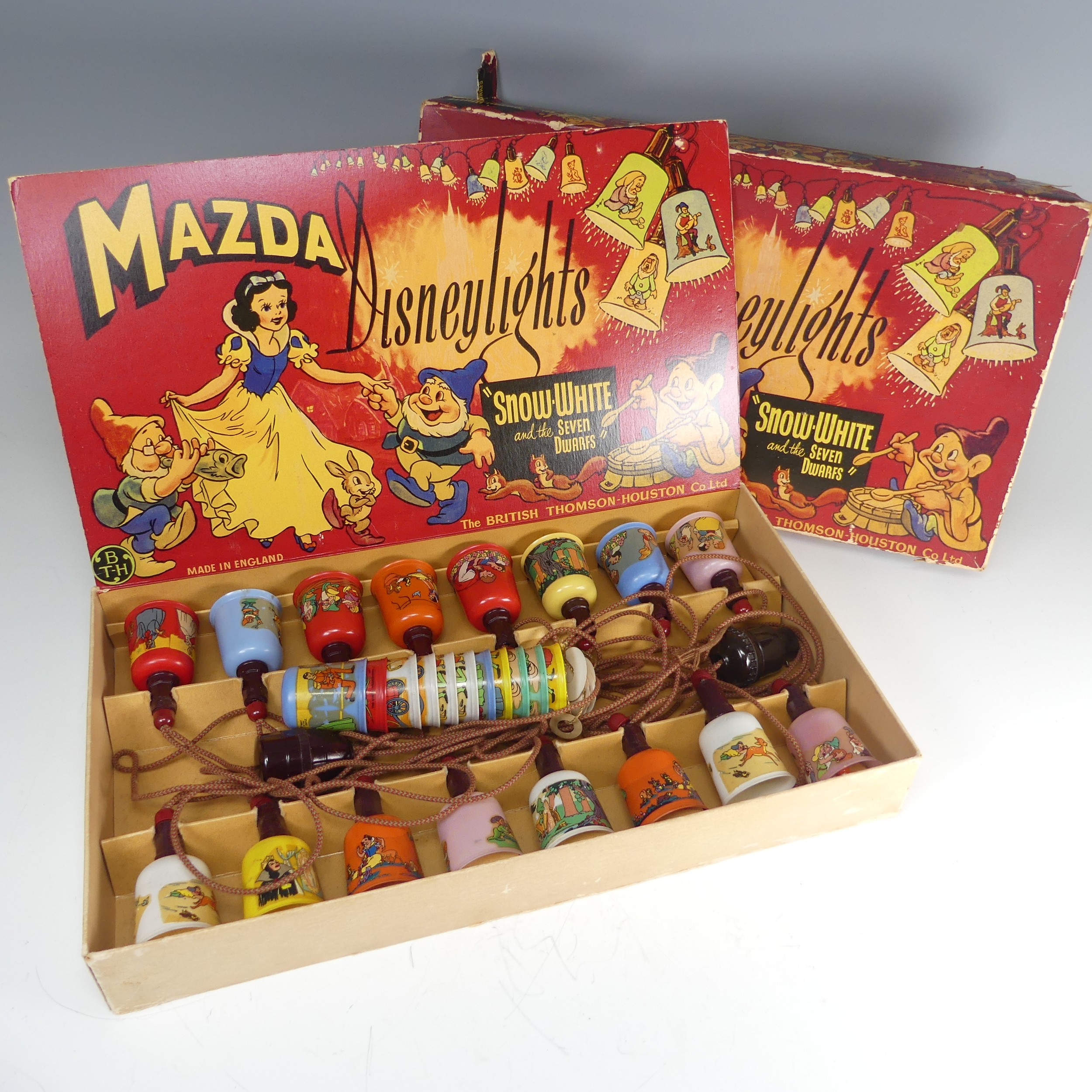 A boxed set of vintage c.1950's Mazda Disney lights, "Snow White and the Seven Dwarfs", in - Bild 2 aus 2