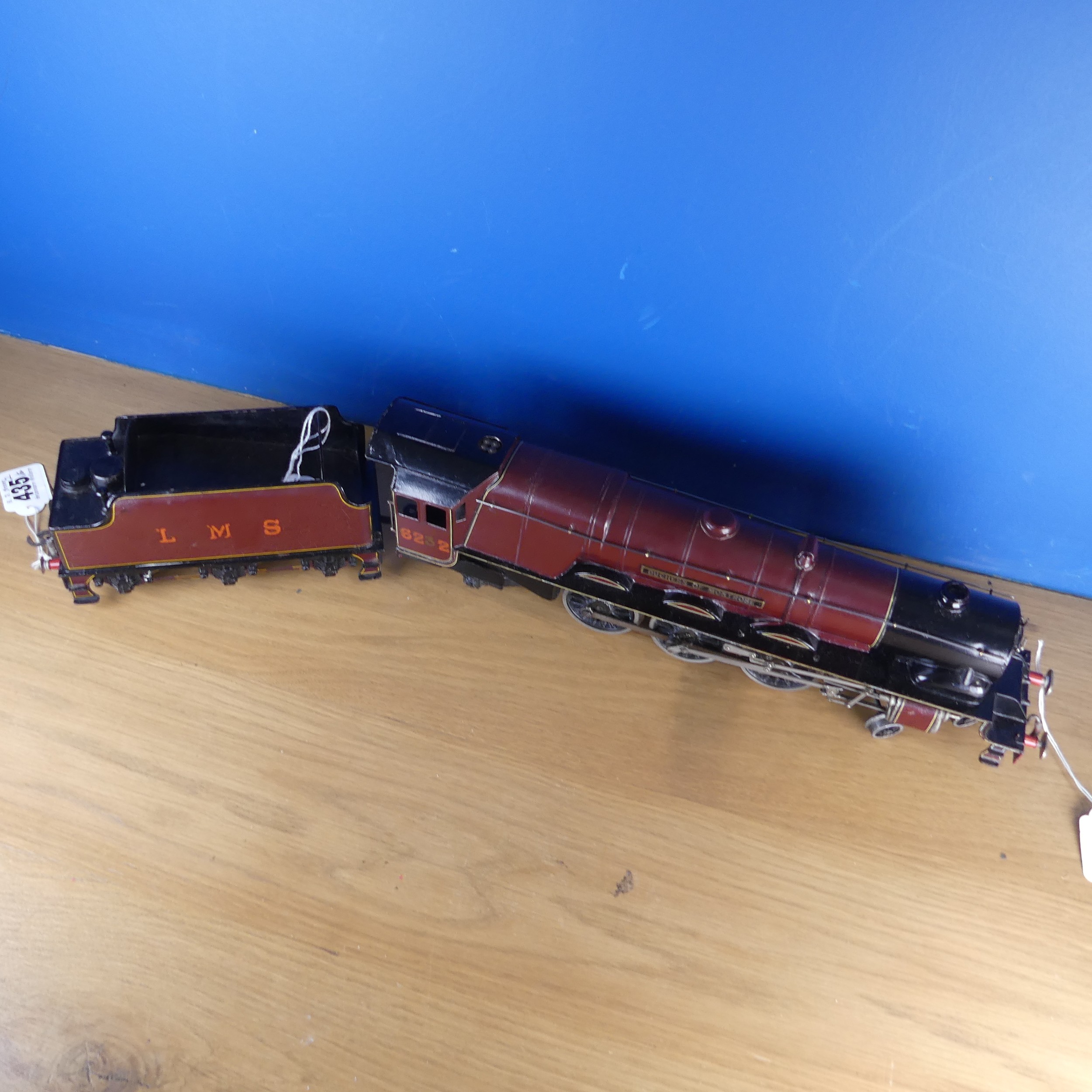 Bassett-Lowke ‘0’ gauge 3-rail electric LMS 'Duchess of Montrose' 4-6-2 Locomotive and six-wheel - Bild 6 aus 8