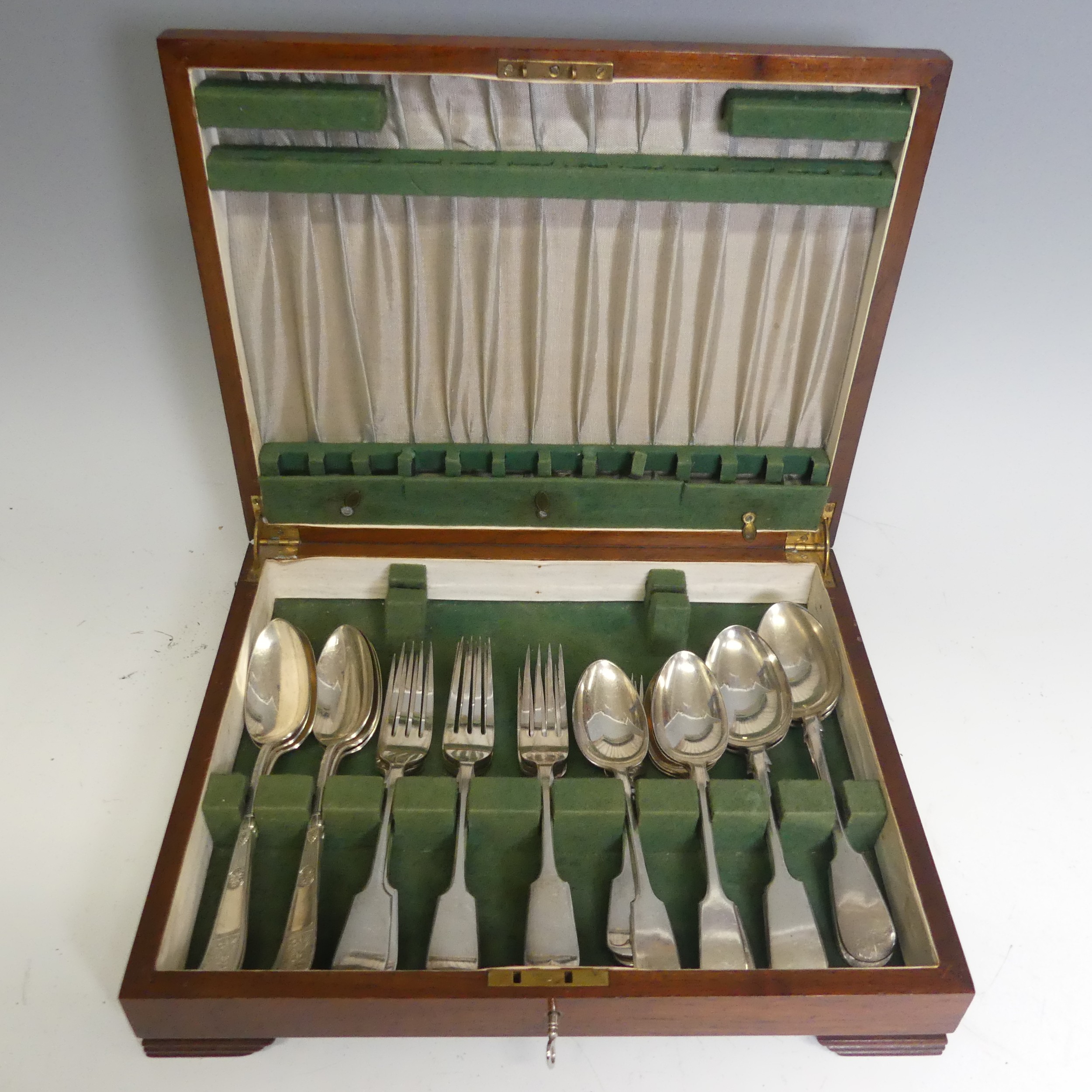 A canteen of silver plated Fish Cutlery, six place setting with mother of pearl handles, in velvet - Image 5 of 14