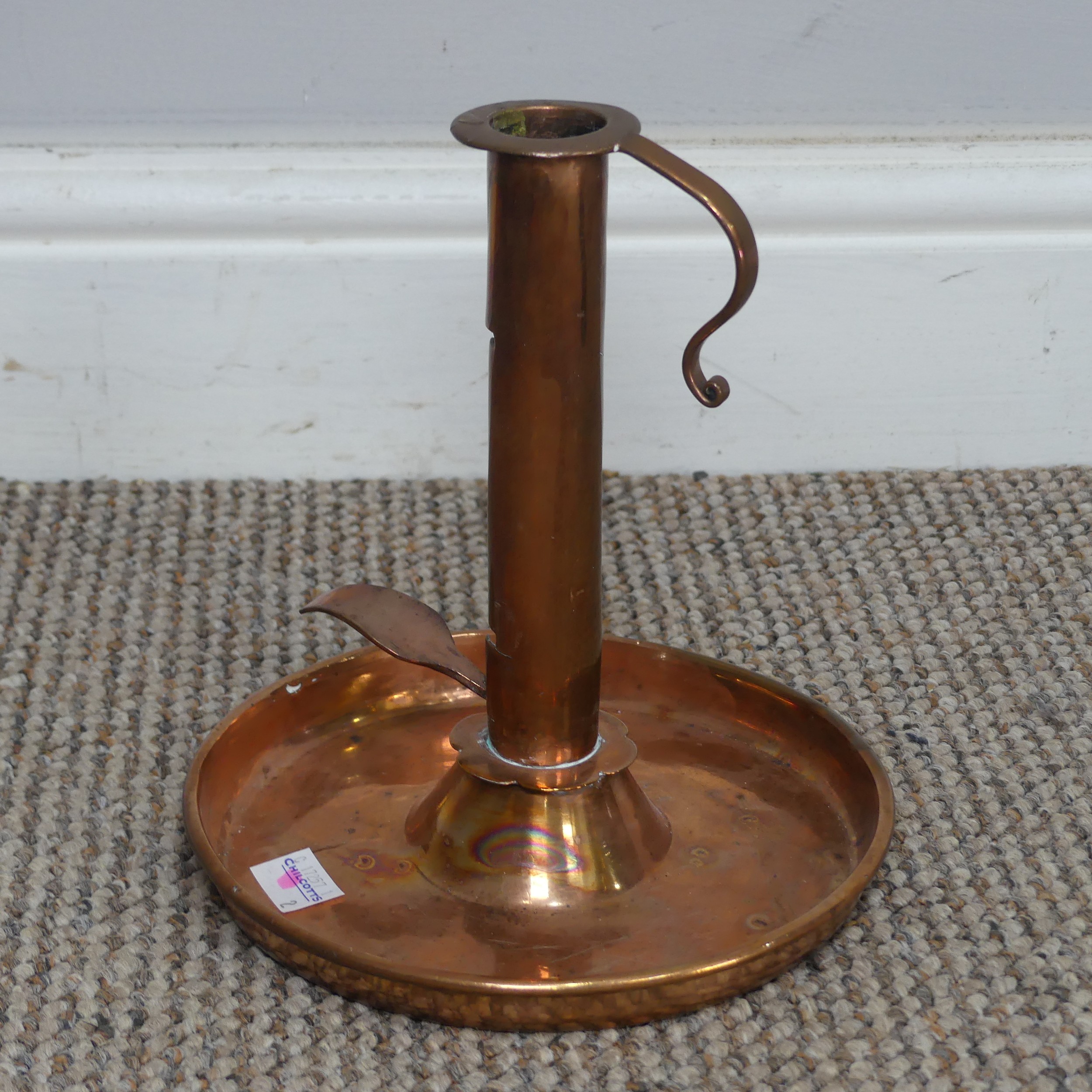 An antique copper Chamber Stick, H 19.5 cm. - Image 4 of 4