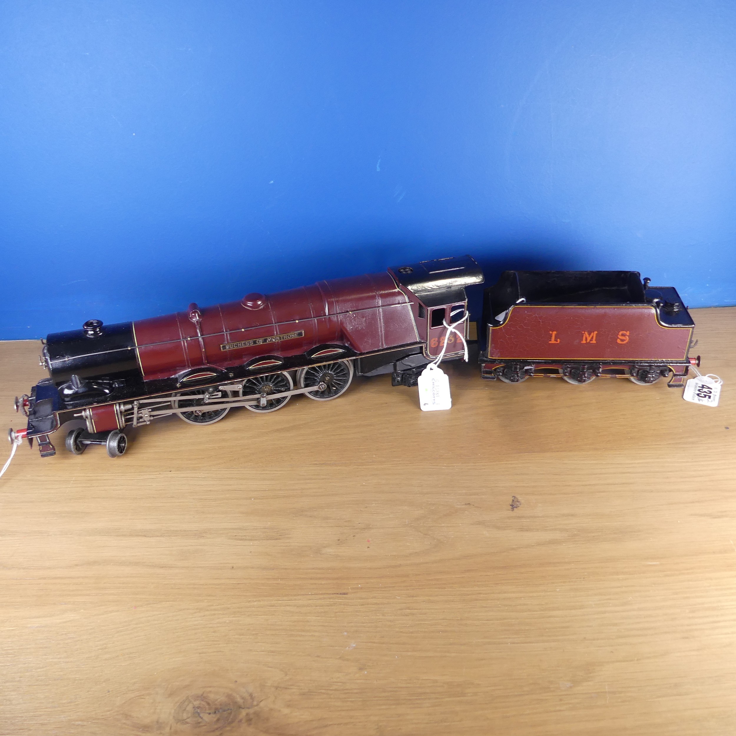 Bassett-Lowke ‘0’ gauge 3-rail electric LMS 'Duchess of Montrose' 4-6-2 Locomotive and six-wheel - Bild 2 aus 8