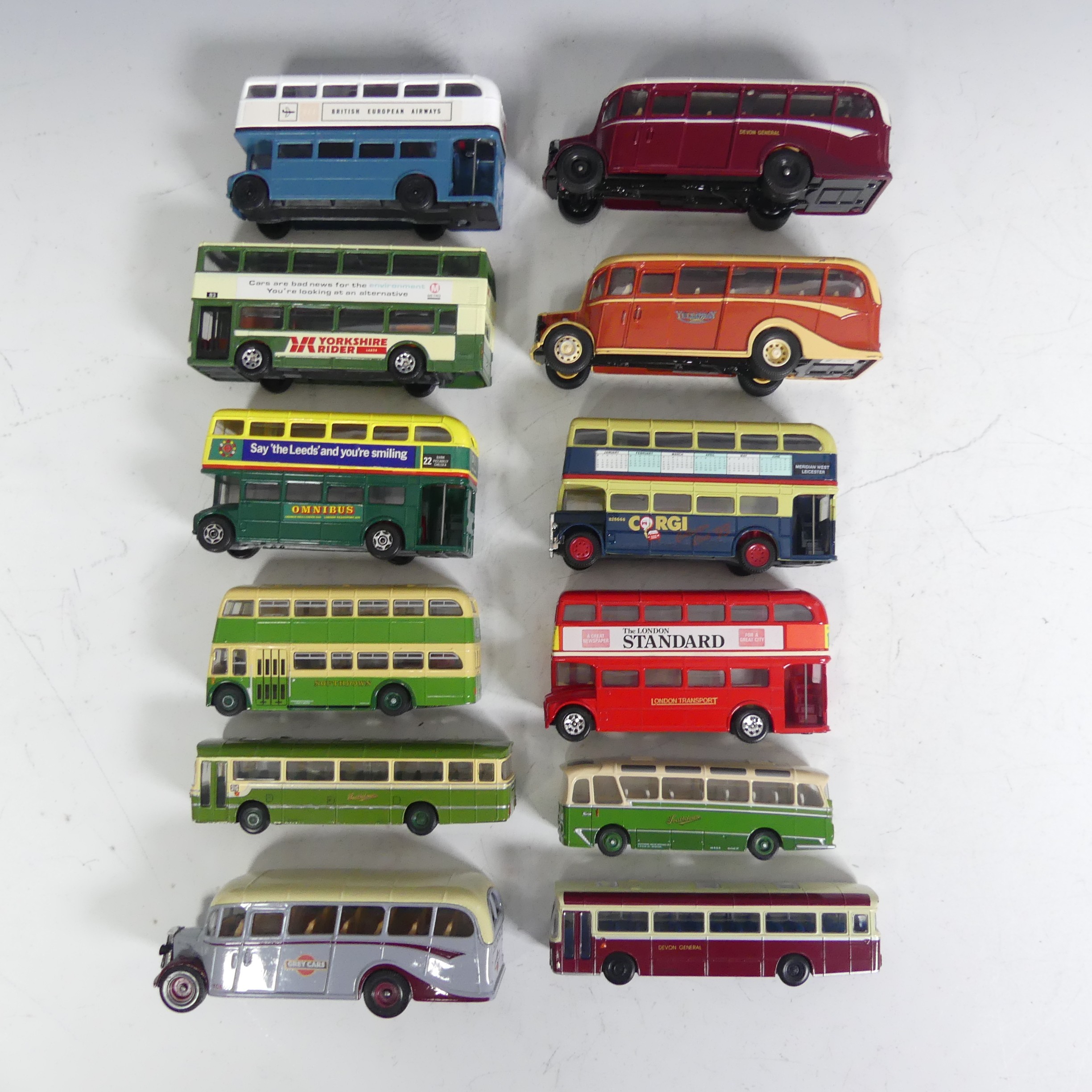 Corgi, a quantity of unboxed models, including twelve buses and coaches, ten circus vehicles, some - Bild 2 aus 2